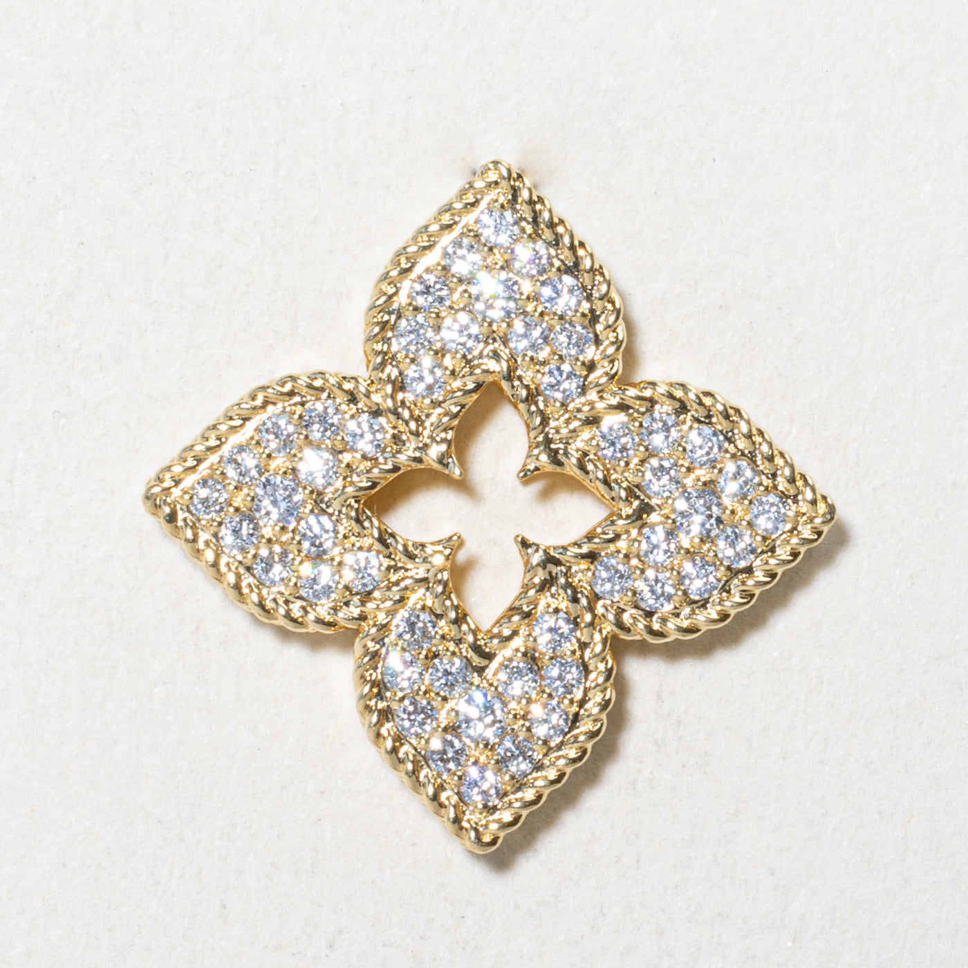 Exquisite 0.36ctw Pave Diamond Floral Pendant Necklace - Elegant Jewelry Gift for Women, Perfect for Weddings, Anniversaries & Special Occasions