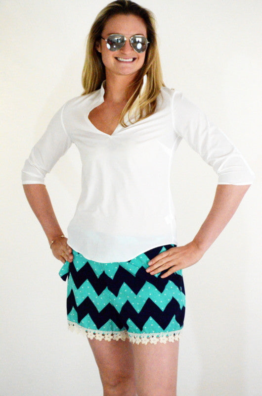 Women's Stylish Chevron Print Shorts with Delicate Lace Trim - Perfect for Summer Outings, Beach Vacations & Casual Wear
