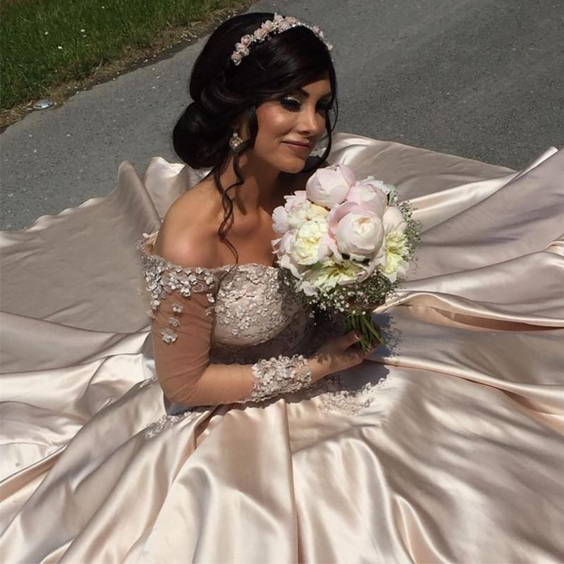 Elegant Champagne Satin Long Sleeve Ball Gown Prom Dress for Women - Perfect for Homecoming, Evening Galas & Formal Events