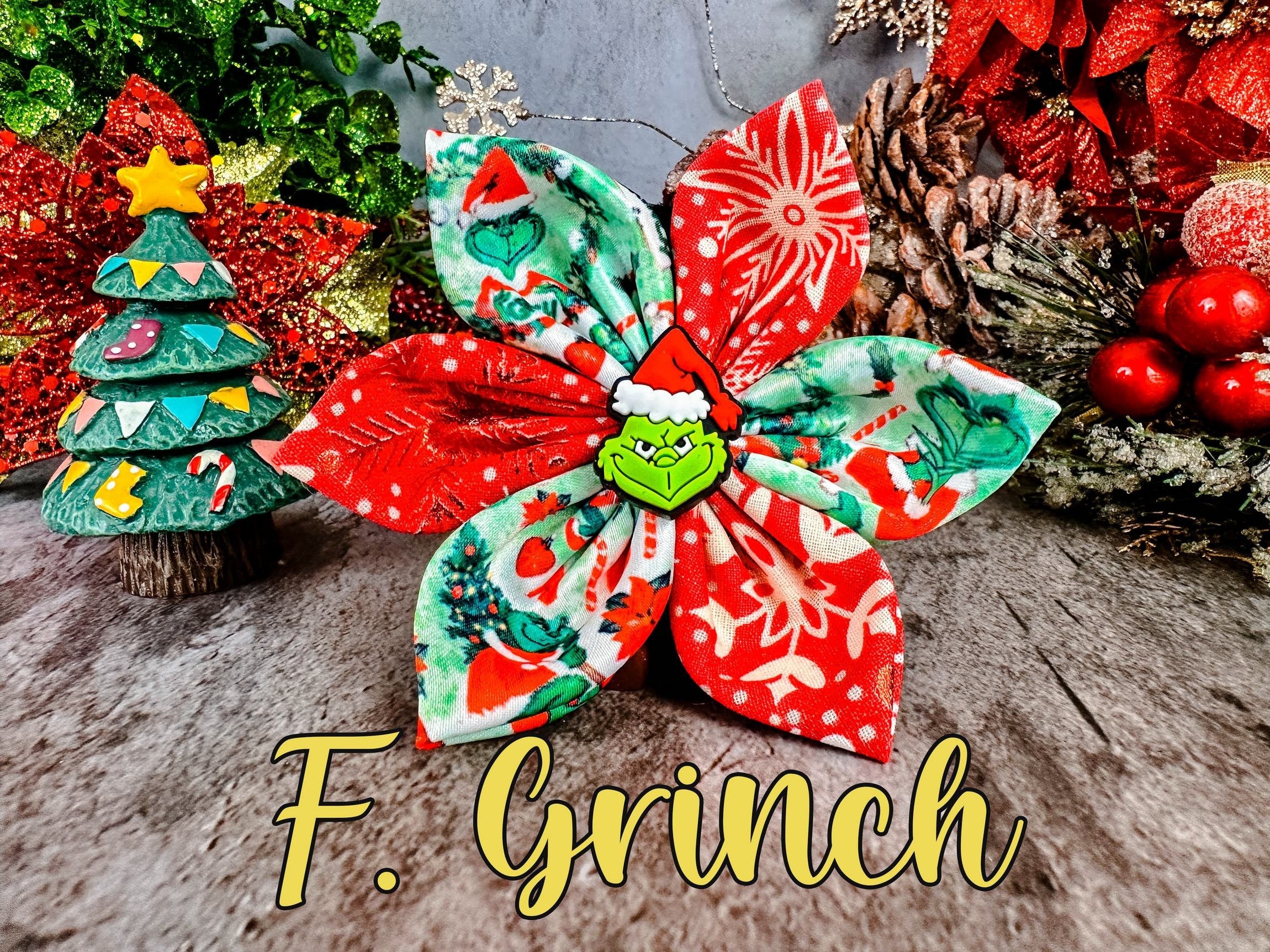 Festive Christmas Dog Collar Flower with Plaid Design - Holiday Pet Accessory for Small & Large Dogs - Perfect for Christmas Photos, Parties & Festive Outfits