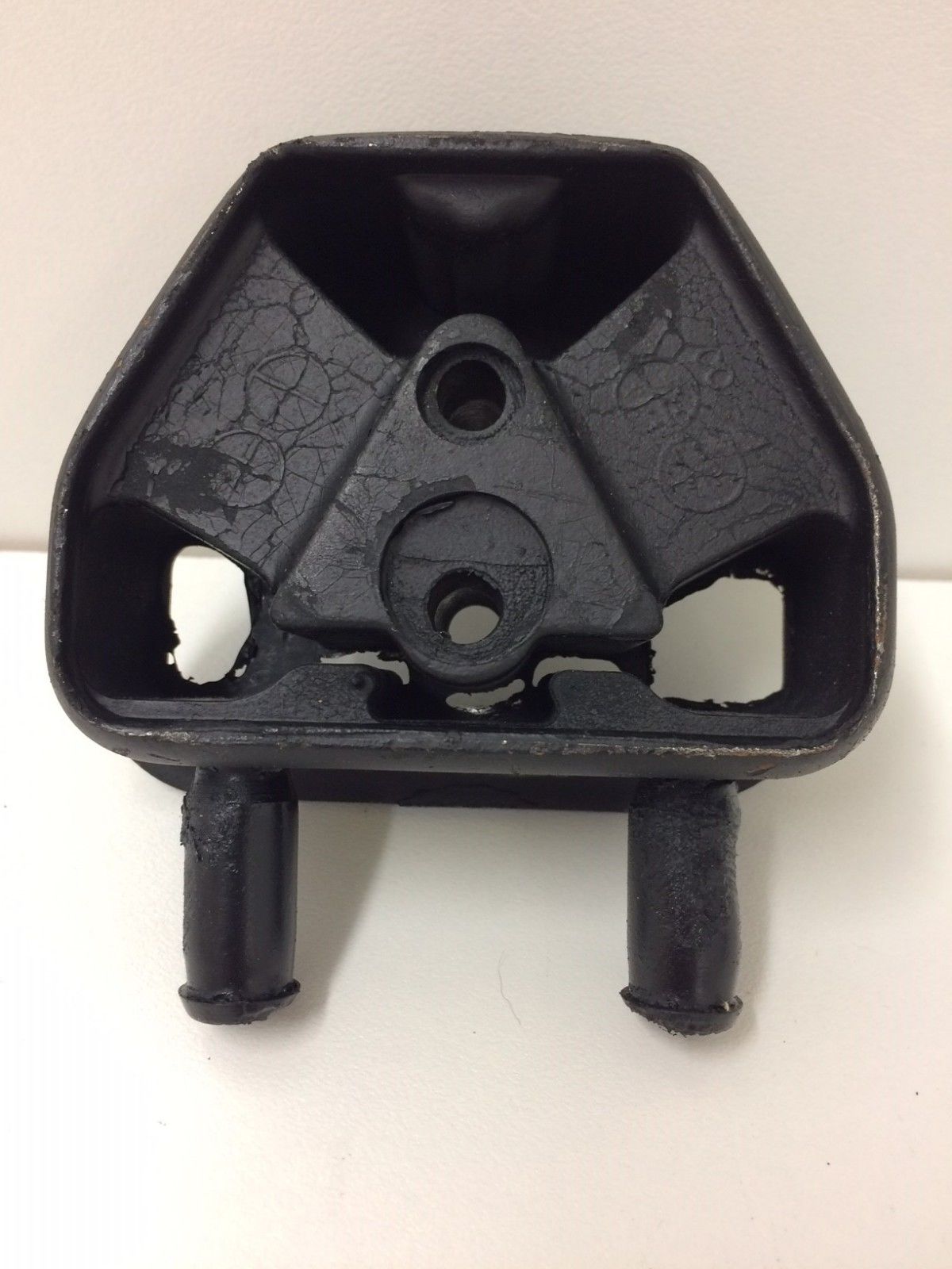 Genuine Daewoo Cielo Front Engine Mount - Compatible with 1995-1997 Models - Perfect for Smooth Ride & Vibration Reduction