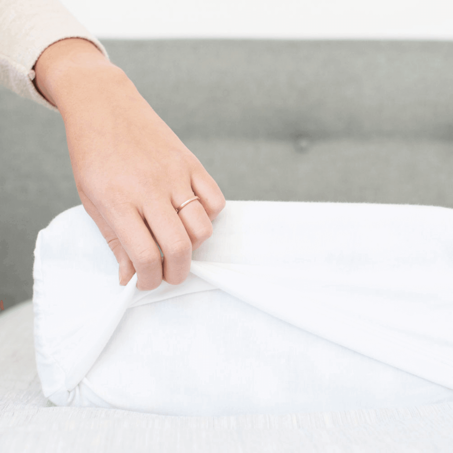 Premium Microfiber Pillowcase Set - Soft Hypoallergenic Bedding for Side Sleepers & Allergy Relief - Perfect for Home, Hotel, and Travel Use
