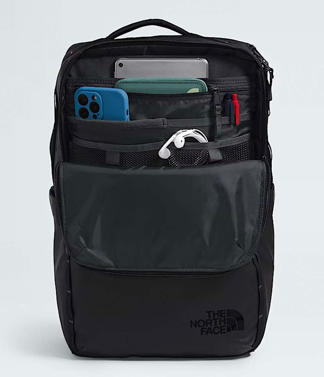 The North Face Base Camp Voyager Daypack - Lightweight Durable Hiking Backpack for Men & Women - Perfect for Travel, Camping & Outdoor Adventures