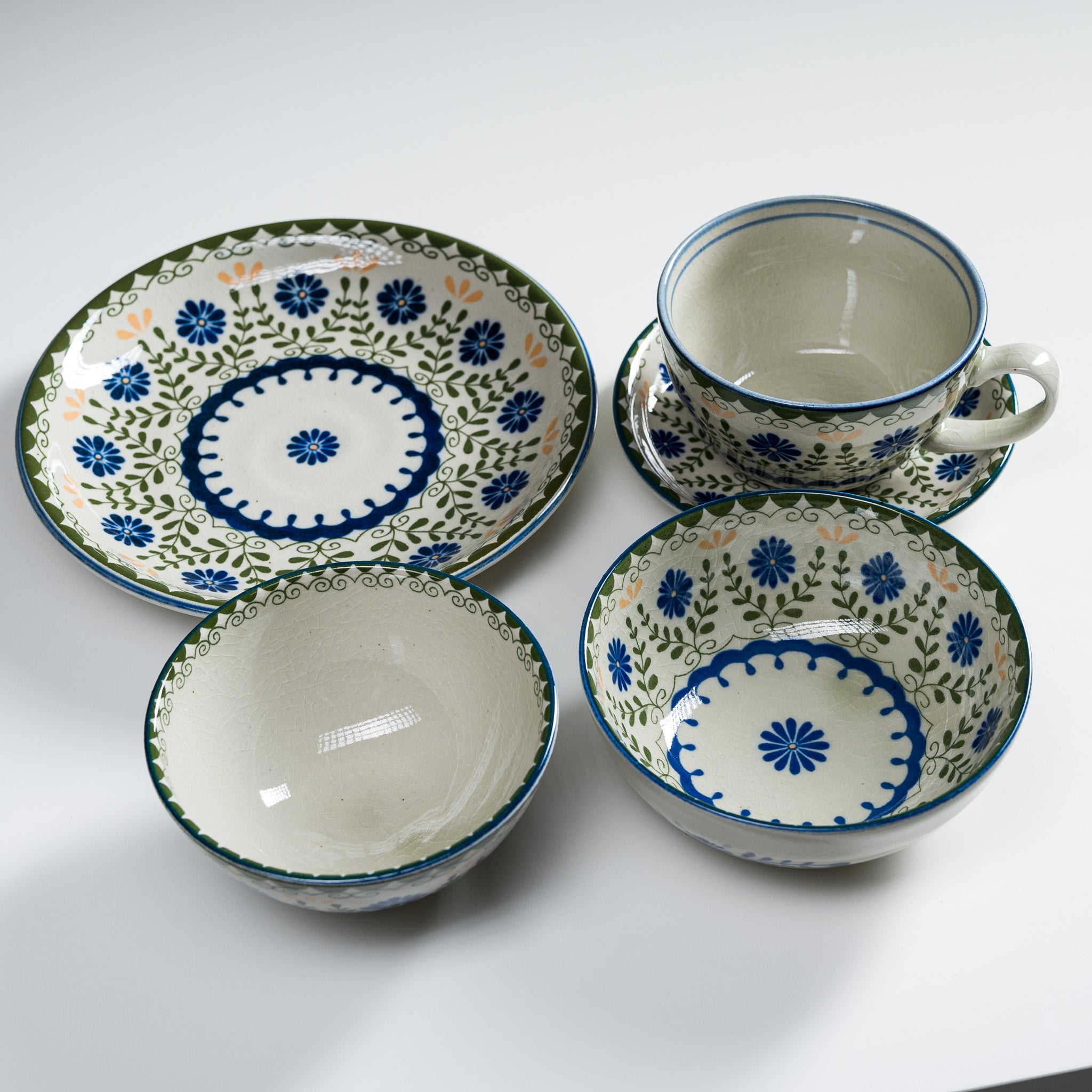 Blue Flower Garden Series Ceramic Plate 14 cm - Japanese Mino Ware for Dining & Home Decor