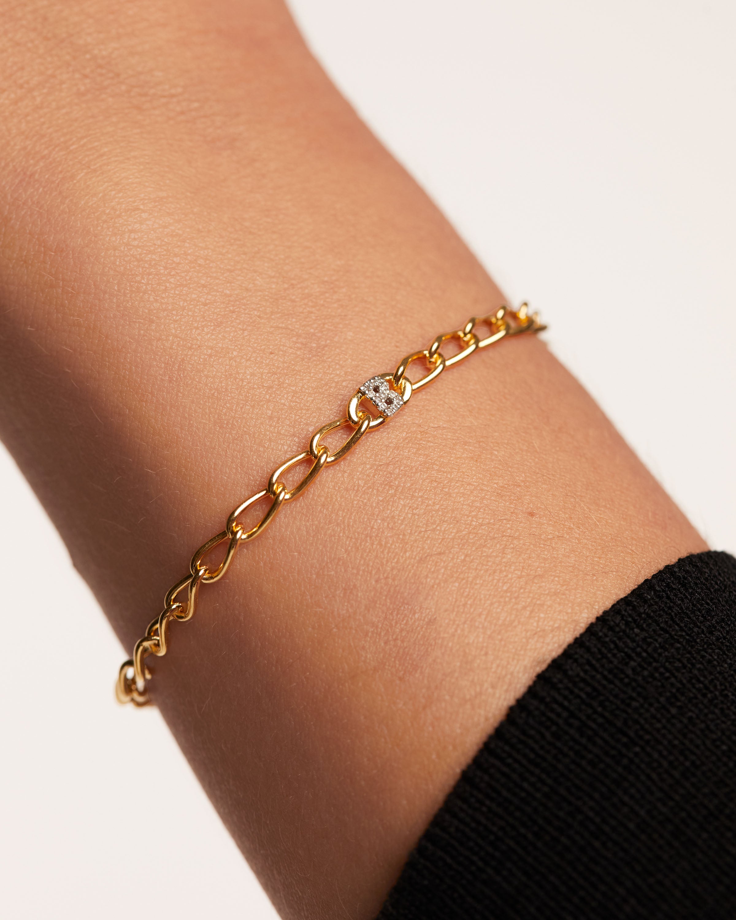 Stylish Letter B Chain Bracelet for Women - Gold Plated Initial Charm Jewelry - Perfect Gift for Birthday, Anniversary & Everyday Wear