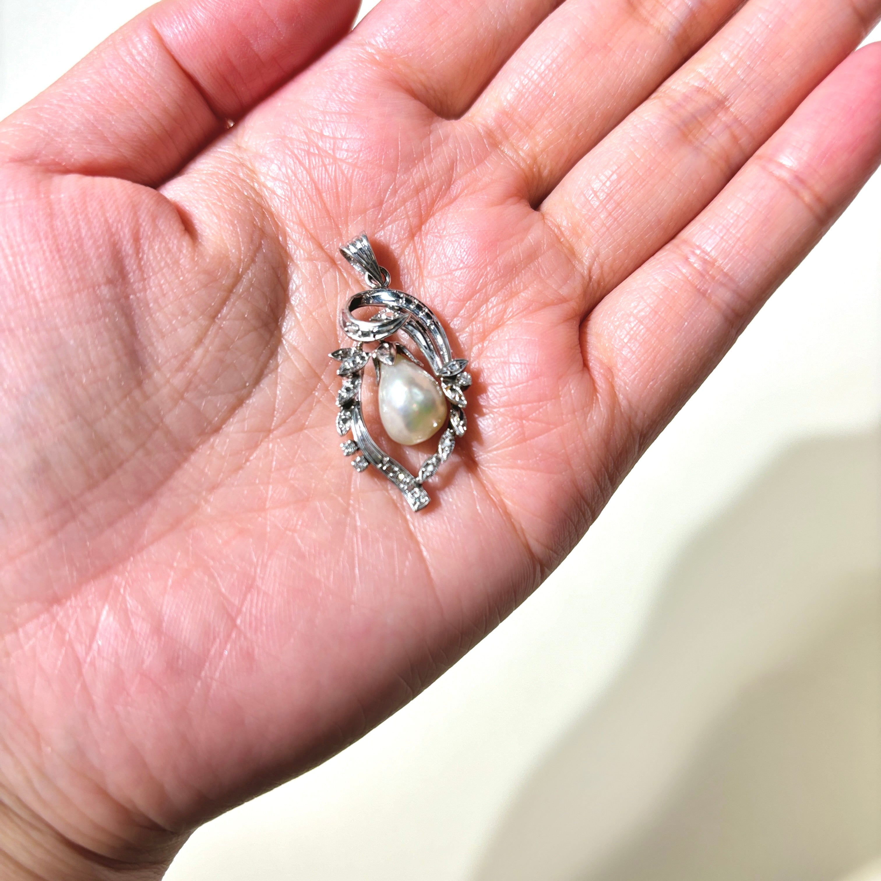 White Gold Pearl and Diamond Pendant Necklace - 12.4mm x 9.2mm, 0.05ctw - Elegant Jewelry Gift for Women, Perfect for Weddings, Anniversaries & Special Occasions