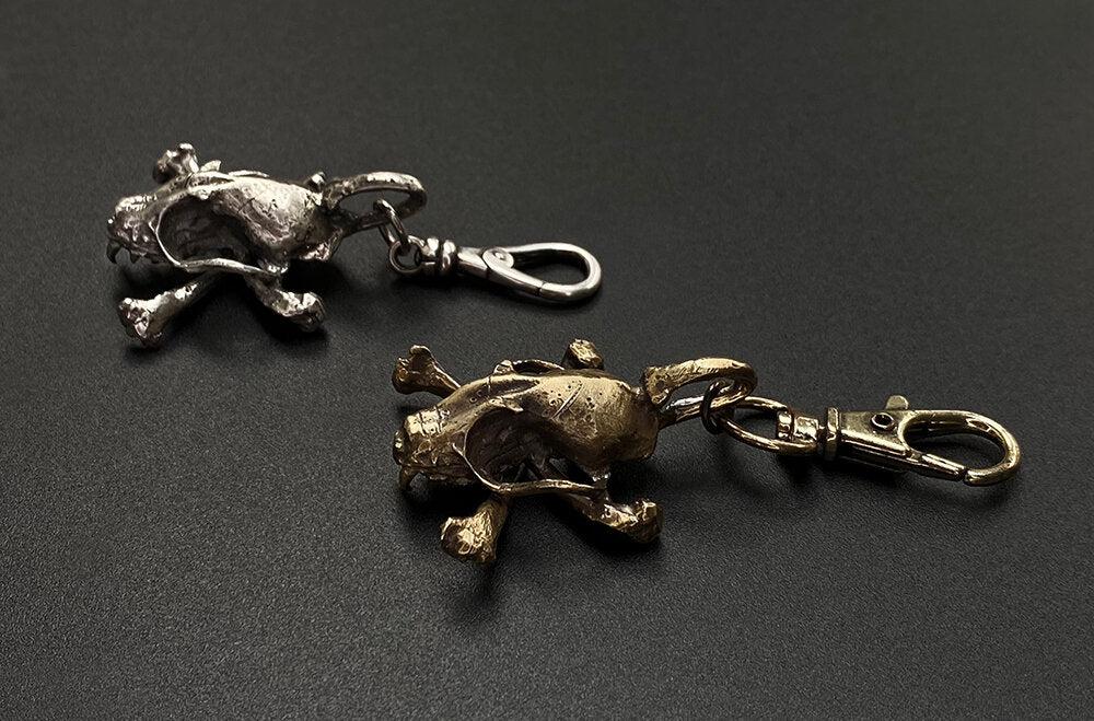 Bat Skull and Crossbone Keychain - Gothic Punk Accessory for Keys, Bags & Backpacks - Perfect for Halloween, Cosplay & Alternative Fashion