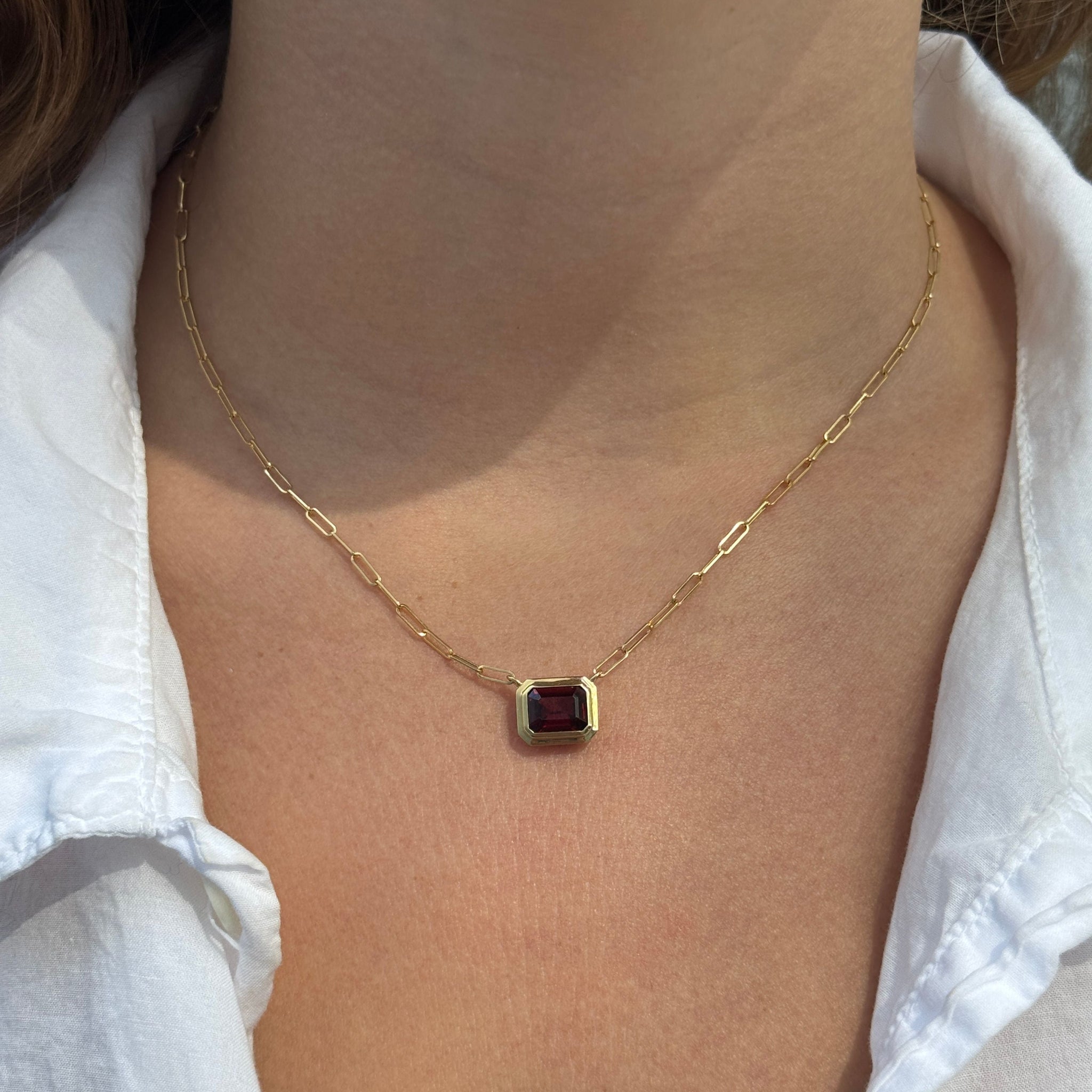 Goshwara Emerald Cut Garnet 18K Gold Pendant Necklace for Women - Elegant Fine Jewelry Gift for Birthday, Anniversary & Special Occasions