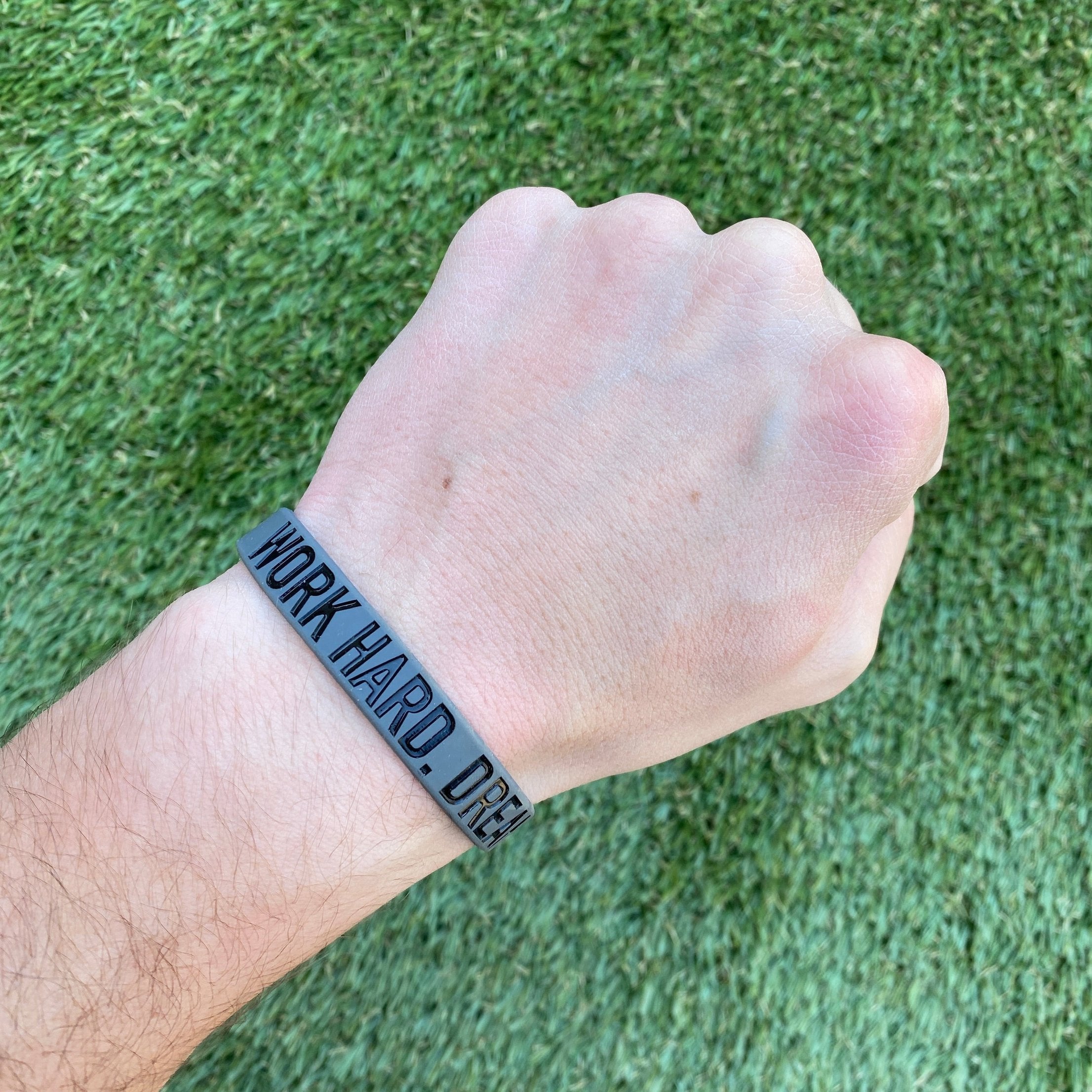 Motivational Wristband - WORK HARD DREAM BIG Silicone Bracelet for Men & Women - Gym, Running, Yoga, Sports & Daily Inspiration