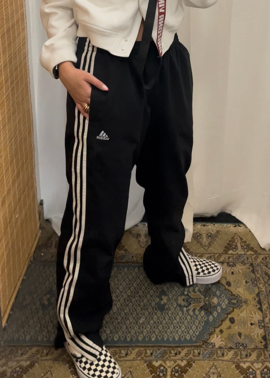 Adidas Men's Sweatpants - Comfortable Joggers for Running, Gym & Lounge - Soft Fleece Athletic Pants for Casual Wear & Workout