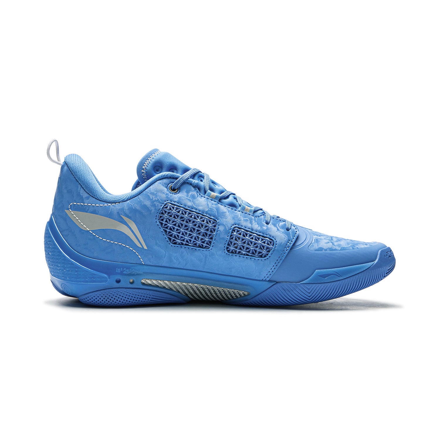 Wade 808 4 Ultra Basketball Shoes in Powder Blue - High-Performance Sneakers for Men - Perfect for Indoor & Outdoor Court Play