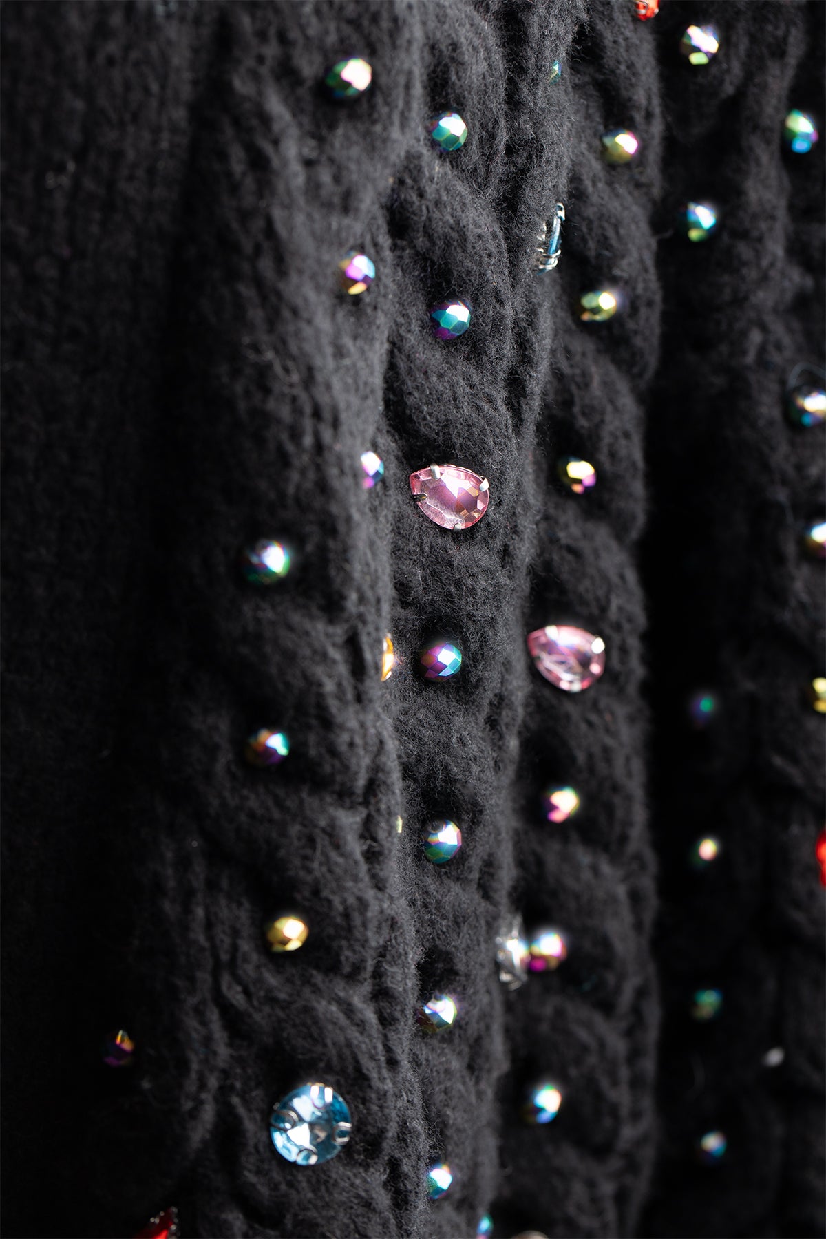 Elegant Cable Knit Cardigan with Gemstone Pattern - Cozy Winter Sweater for Women | Perfect for Office, Date Night & Casual Outfits
