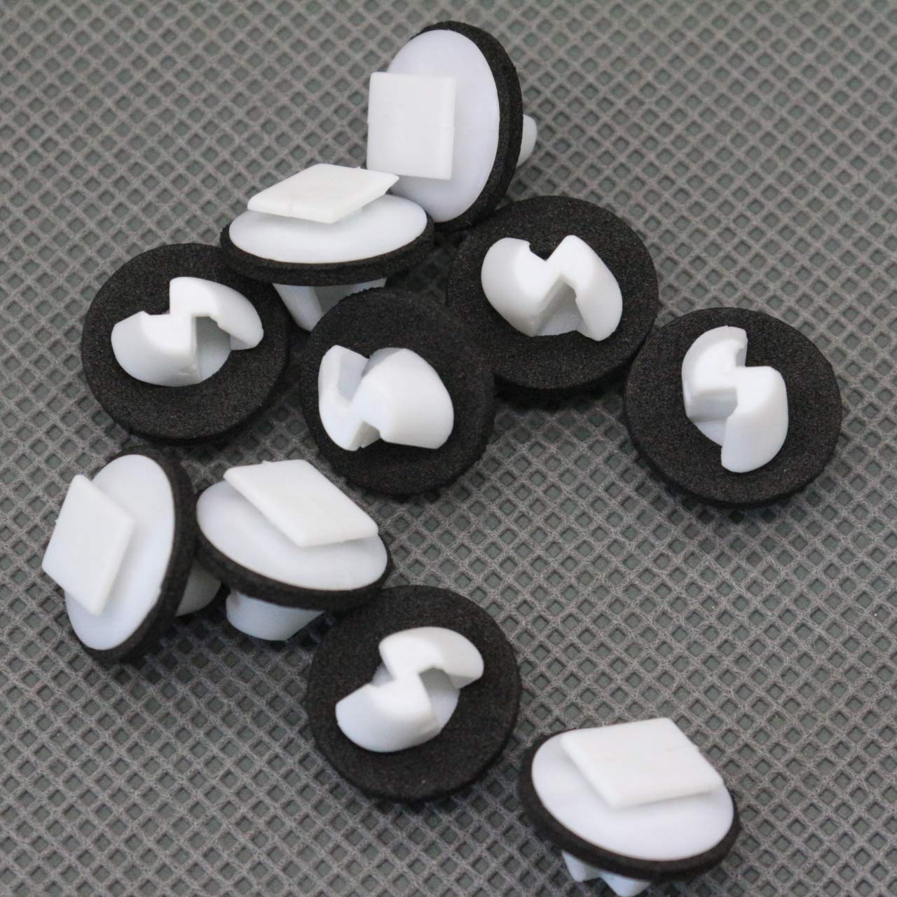 10pcs Nylon Exterior Trim Retainer Clips with Sealer for Land Rover LR032984 - Car Body Panel Fasteners for Secure Fit & Weather Protection (Perfect for Door Panels, Bumpers & Fender Repairs)