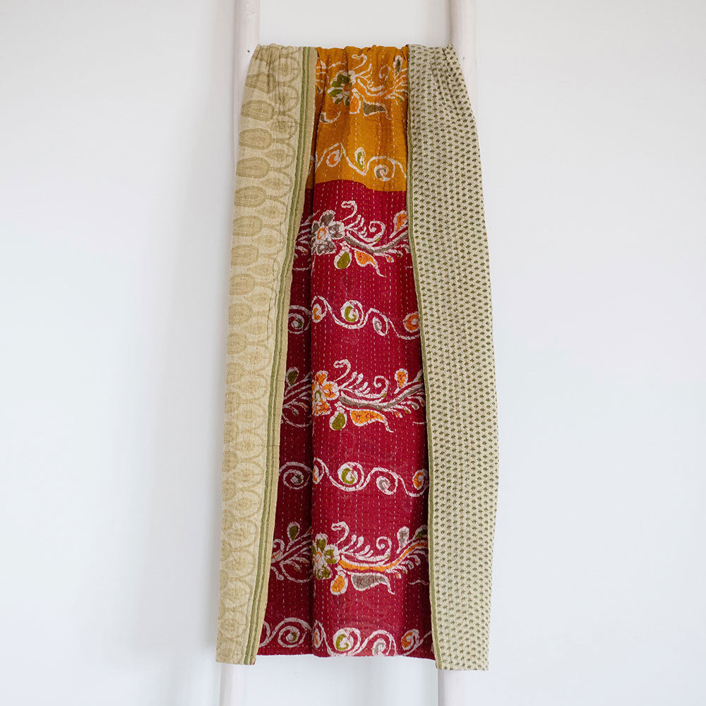 Unique Handmade Kantha Quilt KT7105 - Traditional Indian Bedspread for Boho Chic Home Decor & Cozy Bedroom