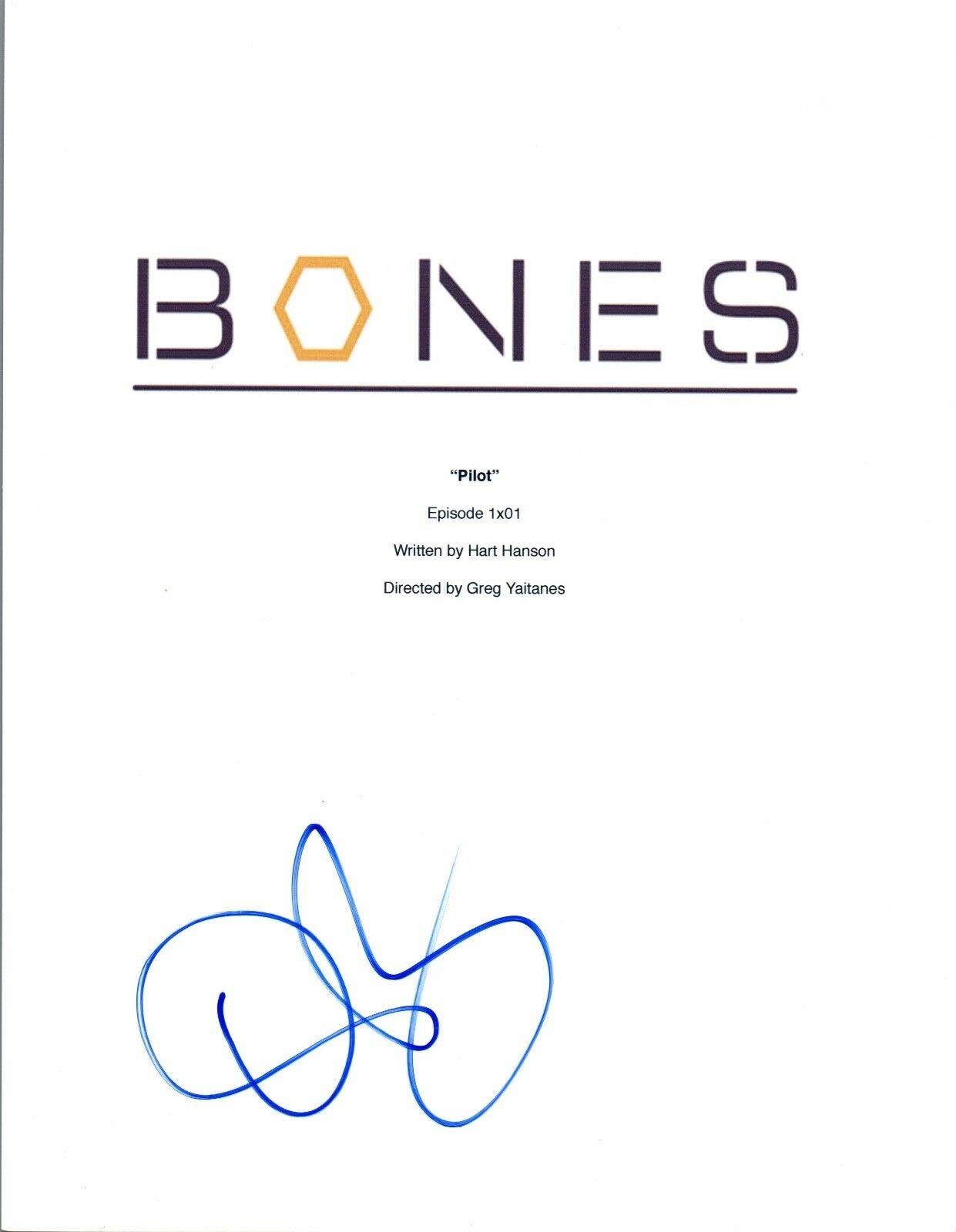 David Boreanaz Autographed BONES Pilot Episode Script with COA - Authentic Signed Memorabilia for TV Show Fans & Collectors - Perfect for Display, Gifts, and Home Theater Decor