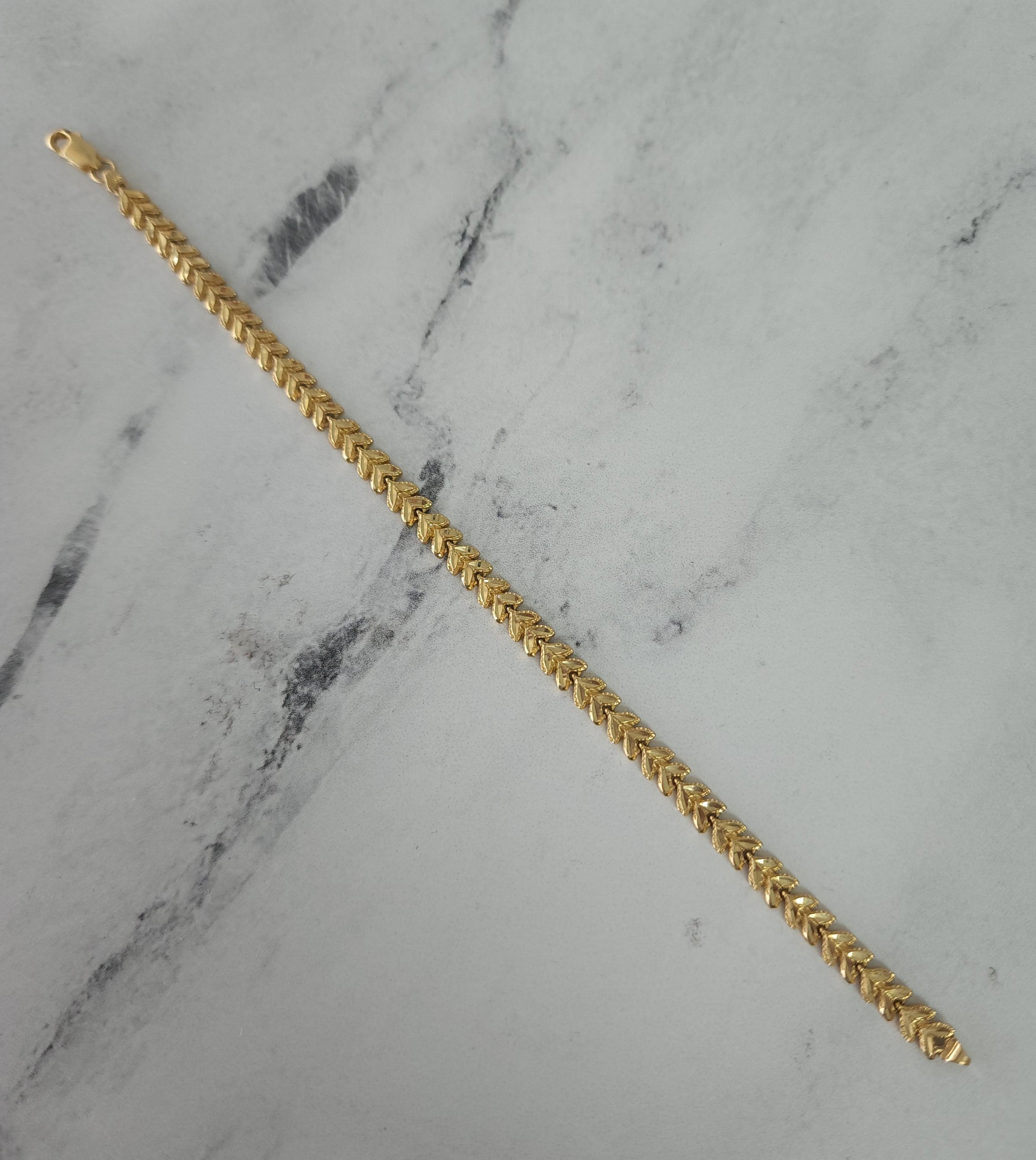 14K Yellow Gold Diamond-Cut Leaf Design Bracelet for Women - Elegant Jewelry Gift for Anniversary, Birthday & Special Occasions