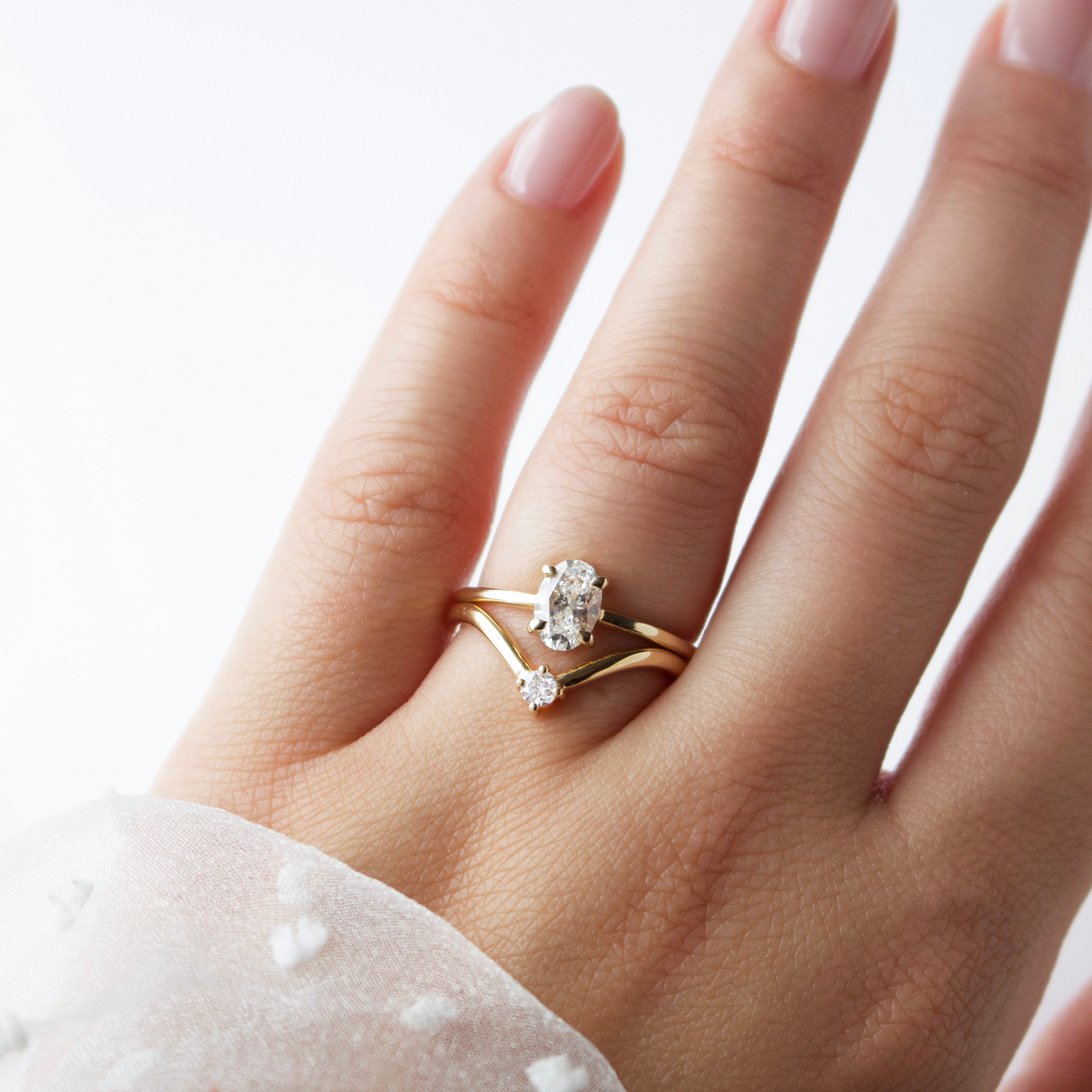 Erin Oval Solitaire Diamond Ring - 14K Gold Engagement Ring for Women, Elegant Wedding Band, Perfect for Proposals, Anniversaries & Special Occasions