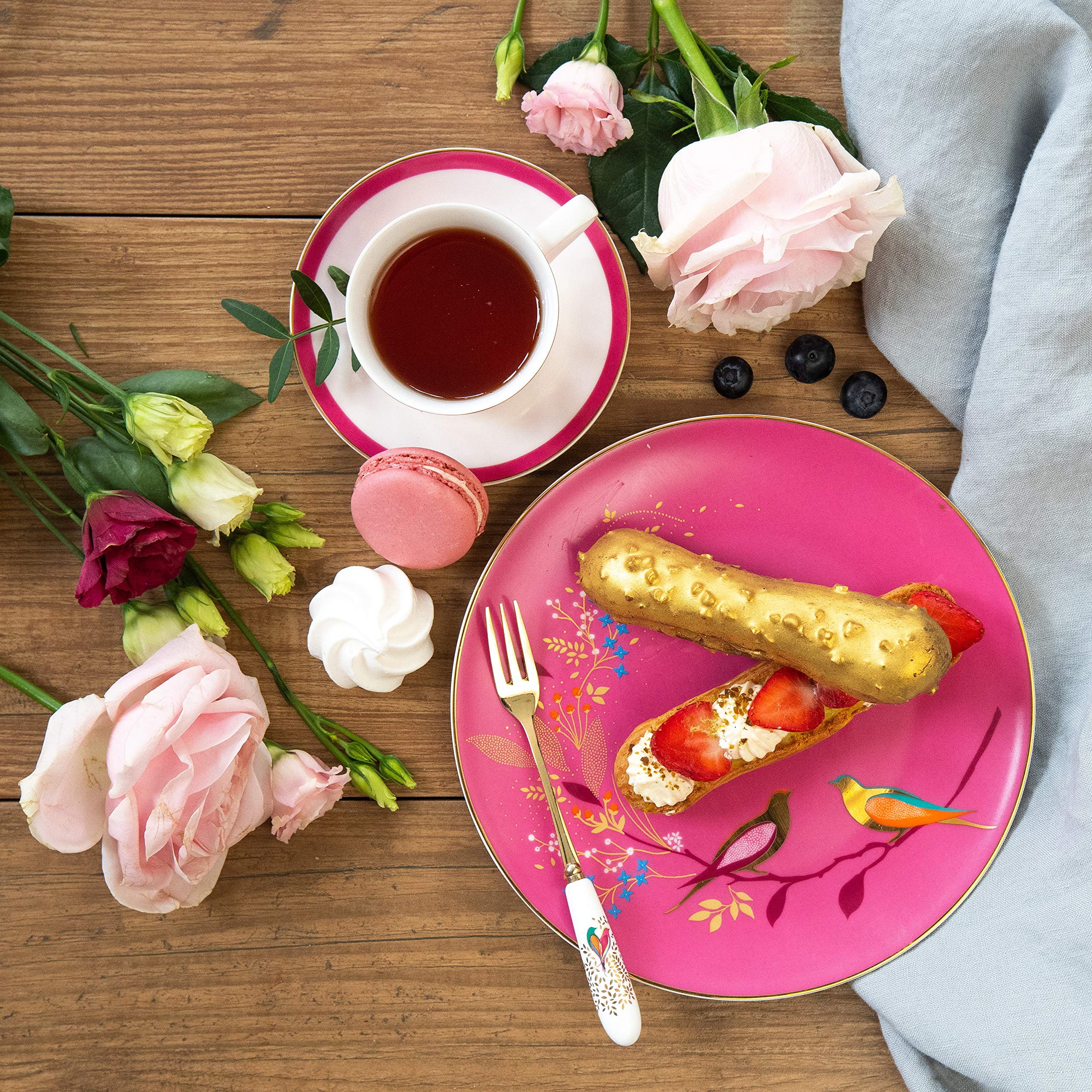 Portmeirion Sara Miller London Chelsea 8-Inch Fine China Cake Plates Set of 4 - Gold Trimmed Dessert Plates for Pastries, Cupcakes & Tea Parties - Elegant Afternoon Tea & Special Occasion Serving Dishes - Hand Wash Only