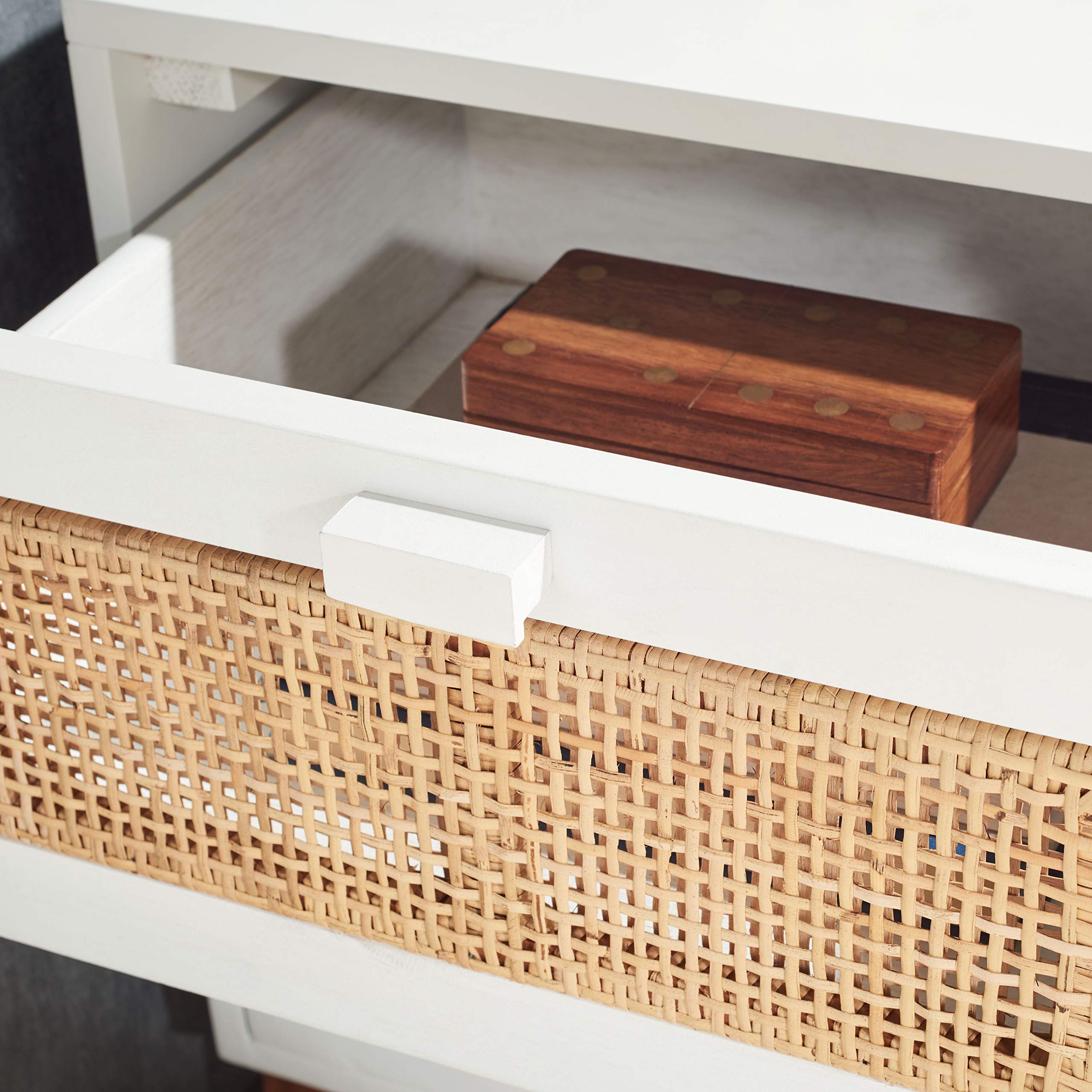 SAFAVIEH Home Collection Erica White & Natural Rattan 2-Drawer Nightstand - Modern Bedside Table for Bedroom Decor & Storage
