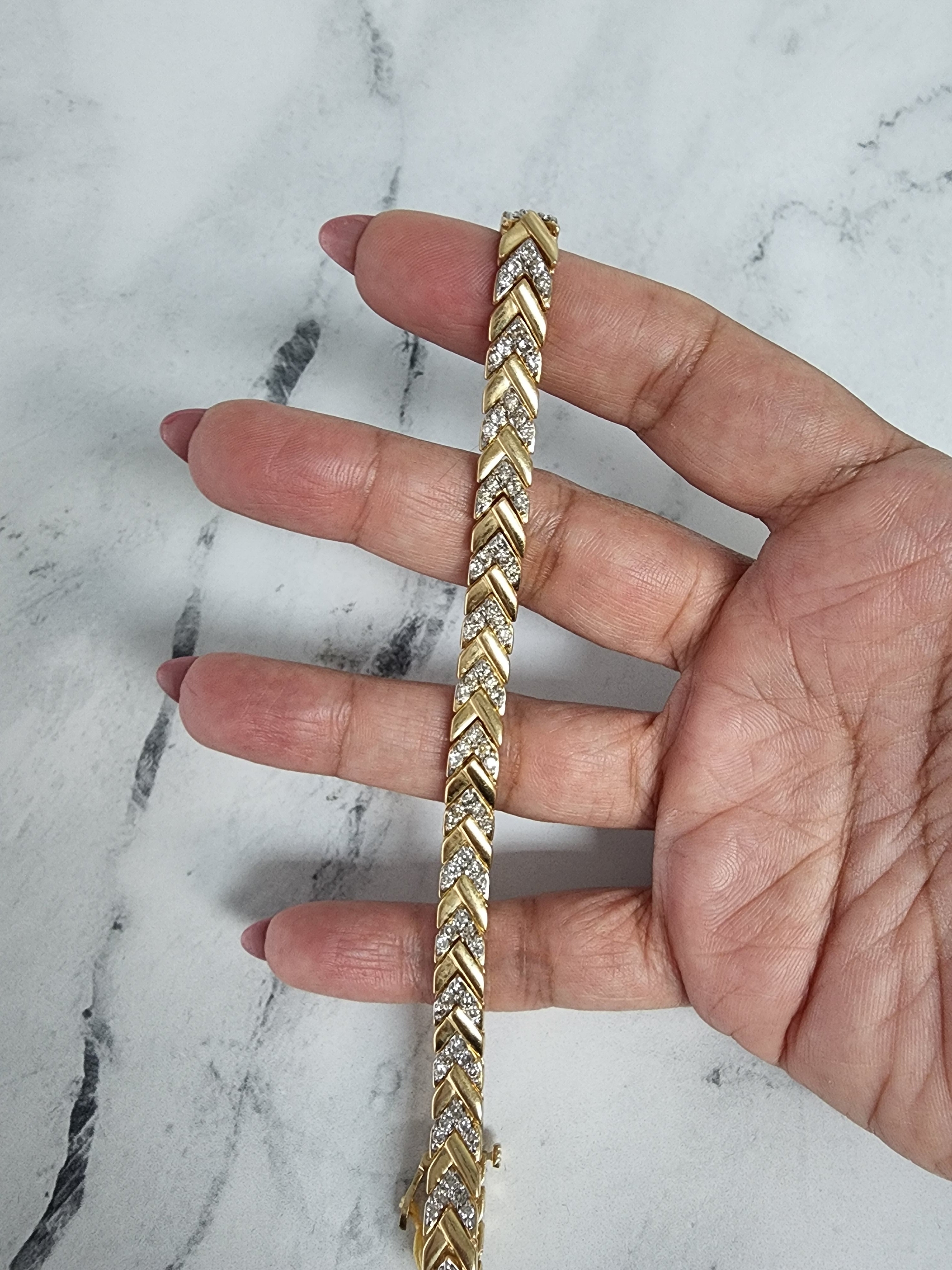 2.60cttw Diamond Arrow Bracelet in 14K Yellow Gold - Elegant Polished Jewelry for Women, Perfect for Weddings, Anniversaries & Special Occasions