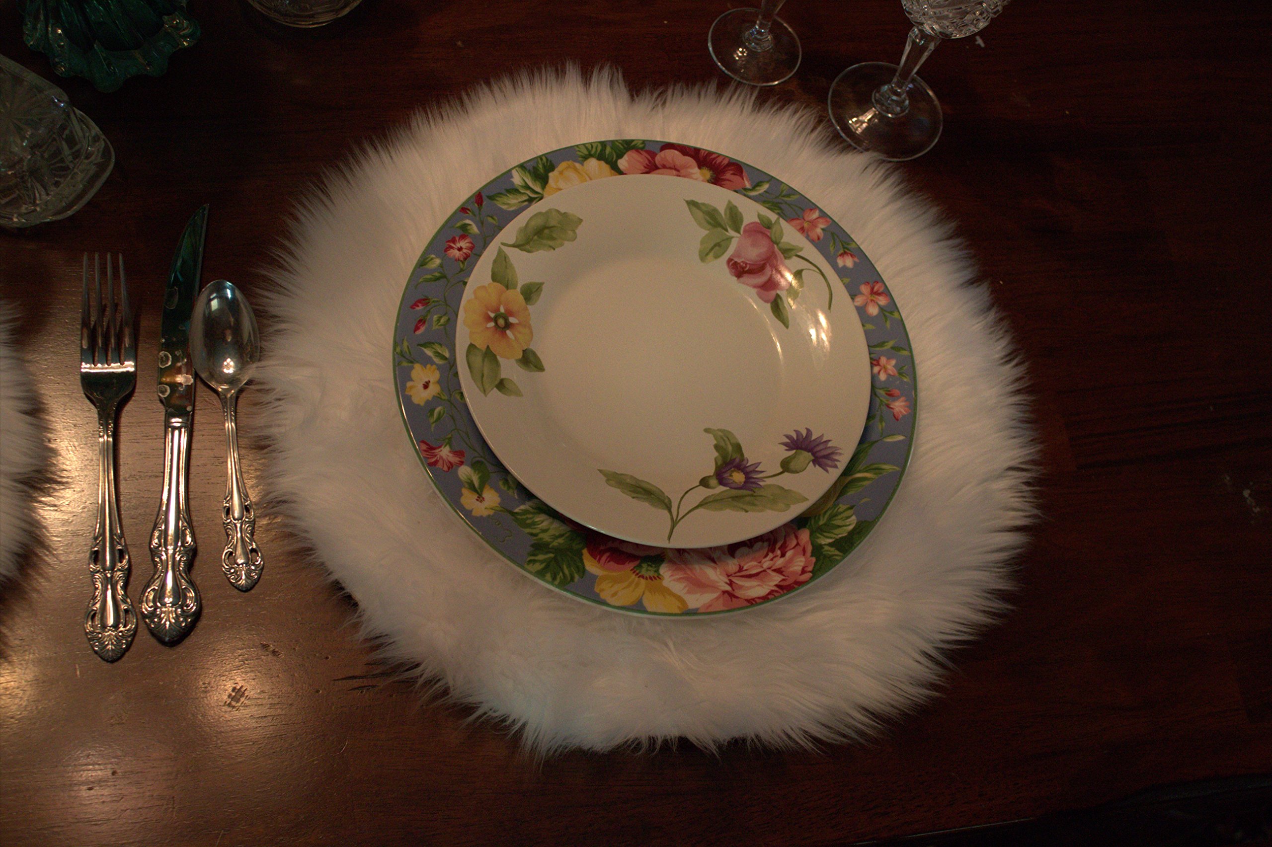 Luxury Faux Fur Placemats Set of 4 - Soft Shaggy Round Table Mats for Dining Table Decor, Winter Home Decor, and Cozy Dinner Parties (White)
