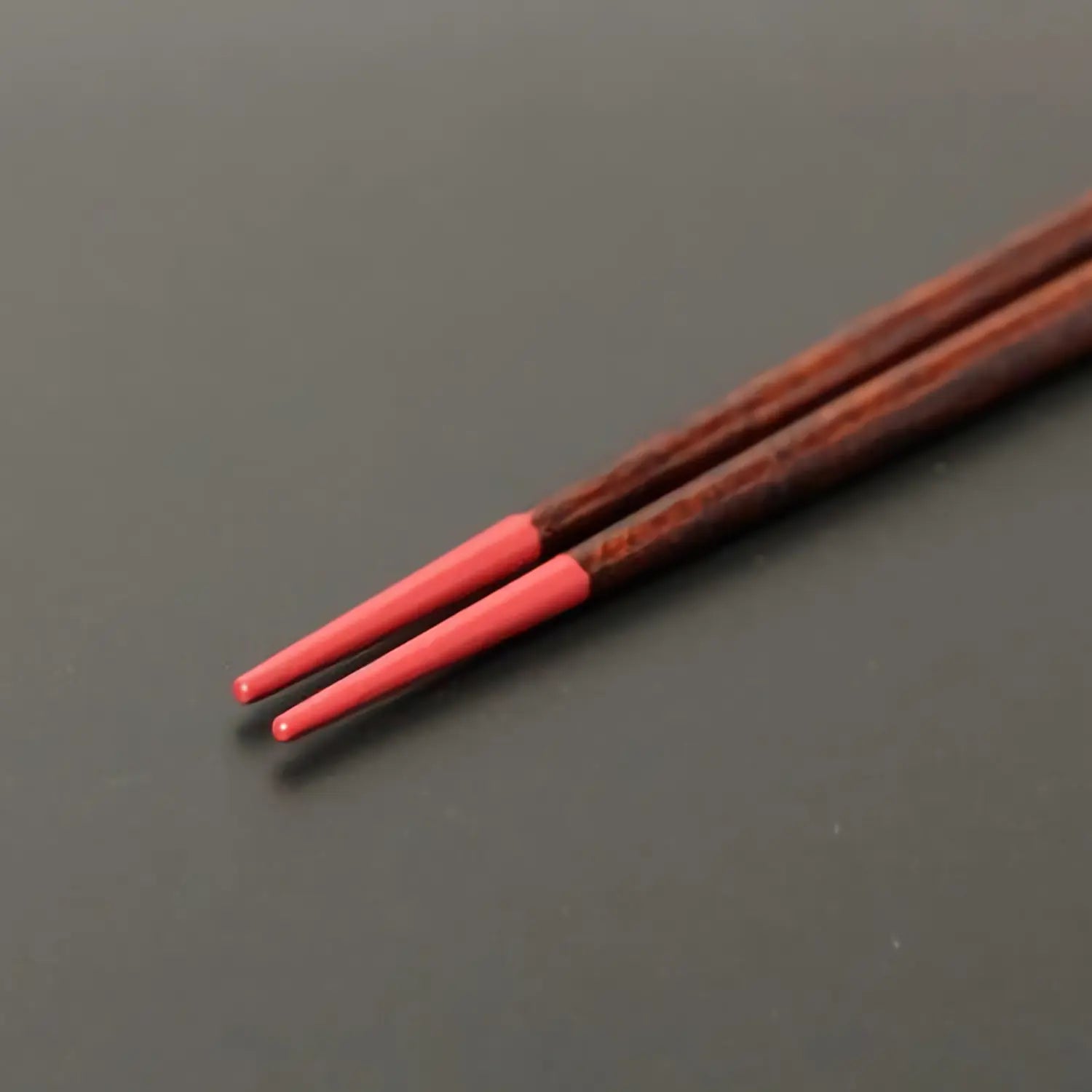 Premium Echizen Shikki Wooden Couple Chopsticks - Handcrafted Japanese Lacquerware for Romantic Dinners & Asian Cuisine | Perfect Gift for Anniversaries & Valentine's Day