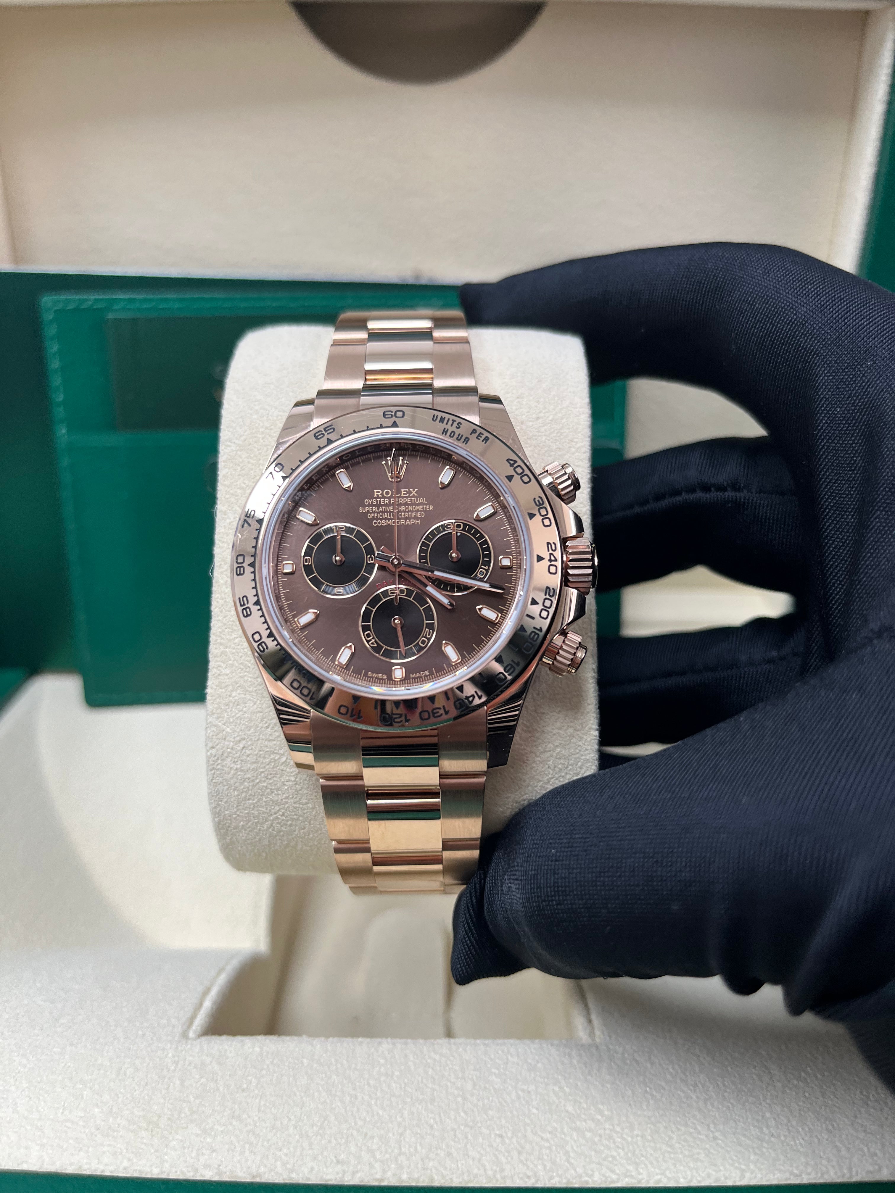 **Rolex Everose Gold Cosmograph Daytona 40mm Watch - Chocolate & Black Index Dial (Ref. 116505) | Luxury Men's Chronograph for Business & Special Occasions**
