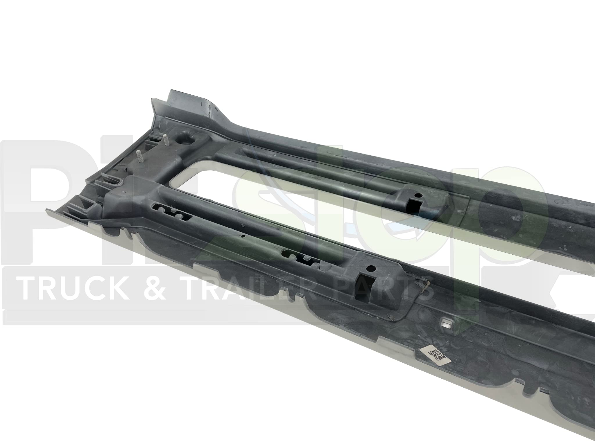 Volvo VNL 2016-2017 Style Center Bumper P3029 - Glacier White Painted Semi Truck Replacement Part for Improved Aerodynamics & Protection