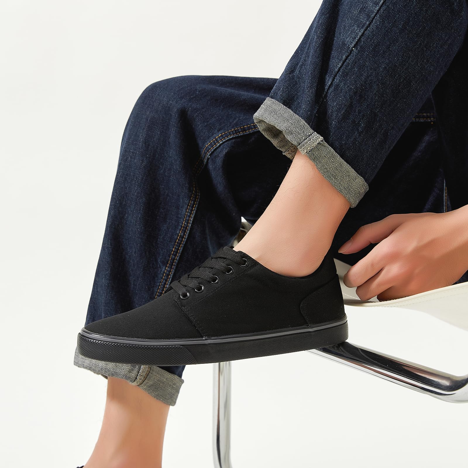 **Men's Classic Canvas Sneakers - Low Top Lace-Up Comfortable Skate Shoes for Casual Wear & Outdoor Activities**    *Use for: Everyday casual wear, skateboarding, outdoor walks, and street fashion.*