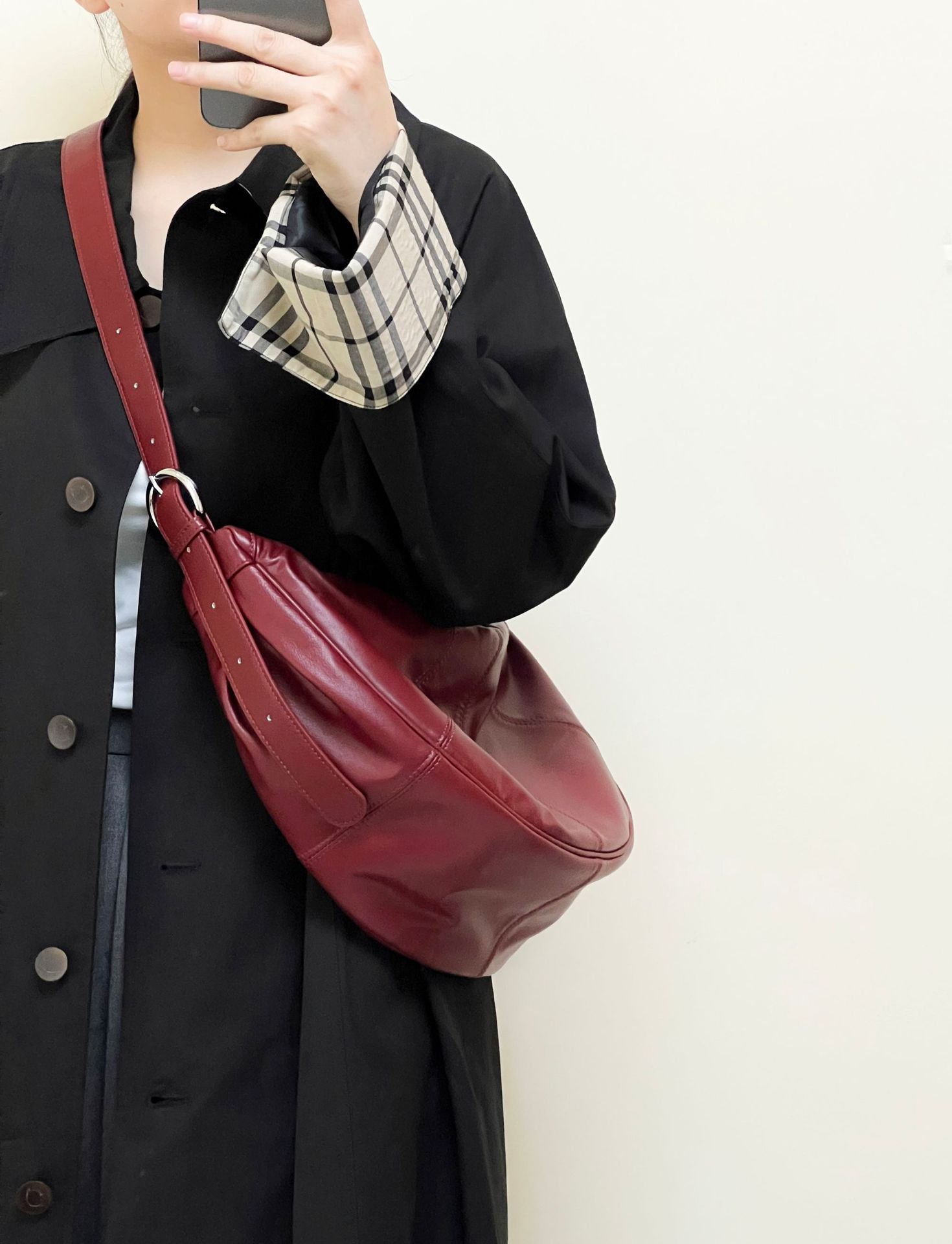 Stylish Crescent Shoulder Bag for Women - Fashionable Crossbody Purse with Adjustable Strap - Perfect for Work, Travel & Everyday Use