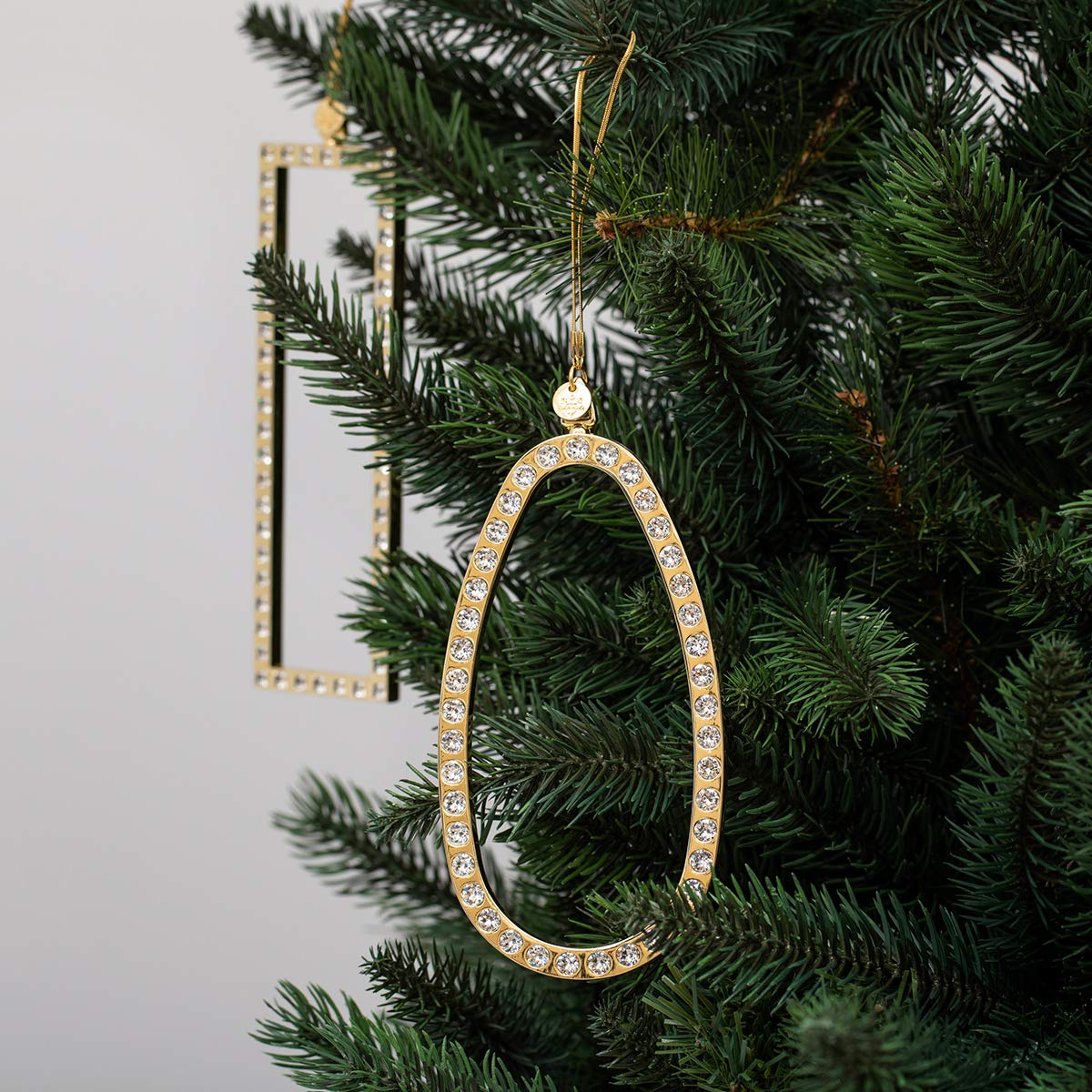 Luxury Gold Oval Christmas Tree Ornaments with Swarovski Crystals - Elegant Ovali Augustus Holiday Decor for Home, Includes Keepsake Box, Chain & Hang Tag - Perfect for Christmas Tree Decorating, Gift Giving & Festive Home Styling