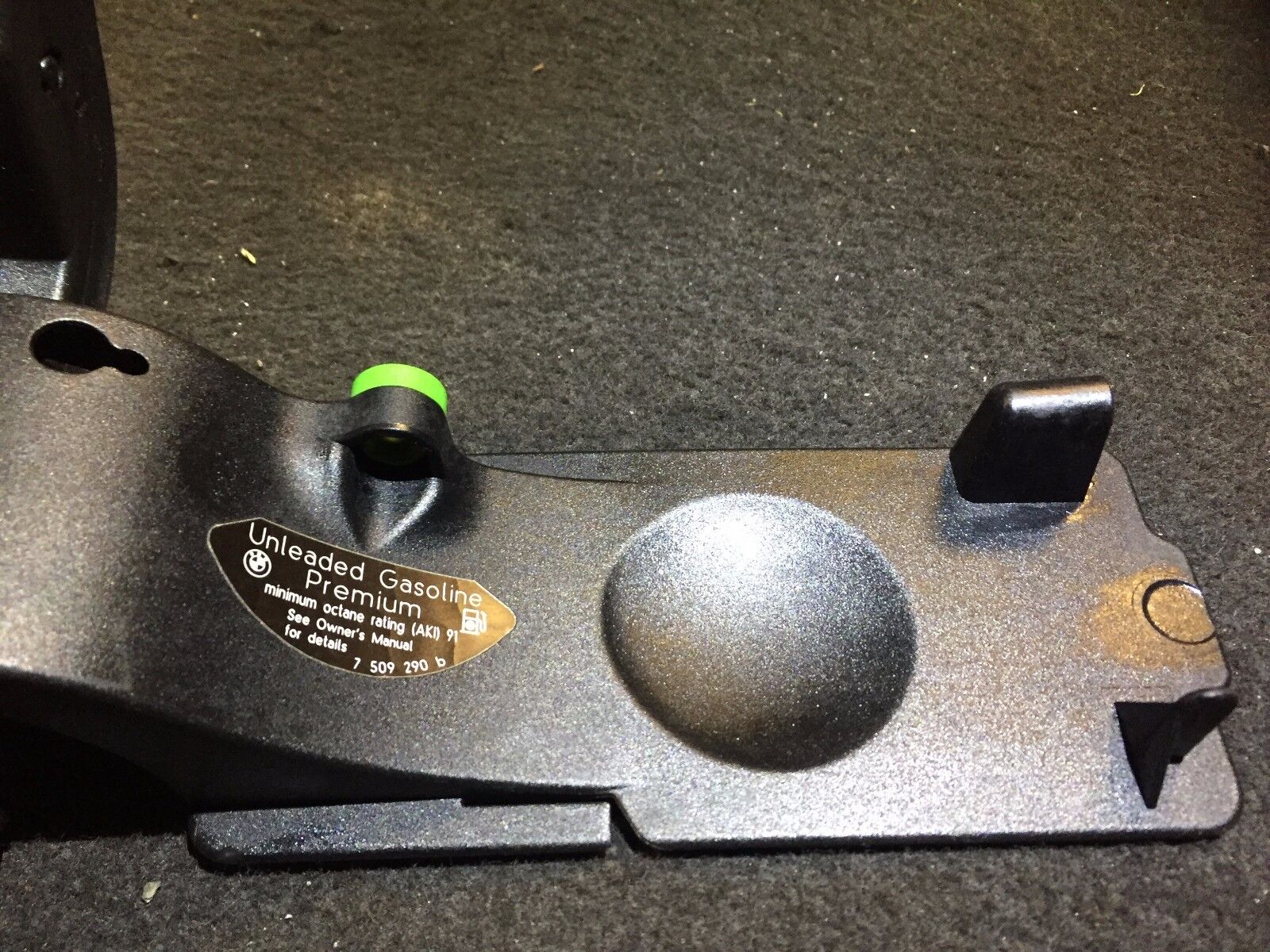02 03 04 05 BMW E65 Fuel Tank Door Lid Carrier OEM Replacement Part - Perfect for Fuel Access & Maintenance