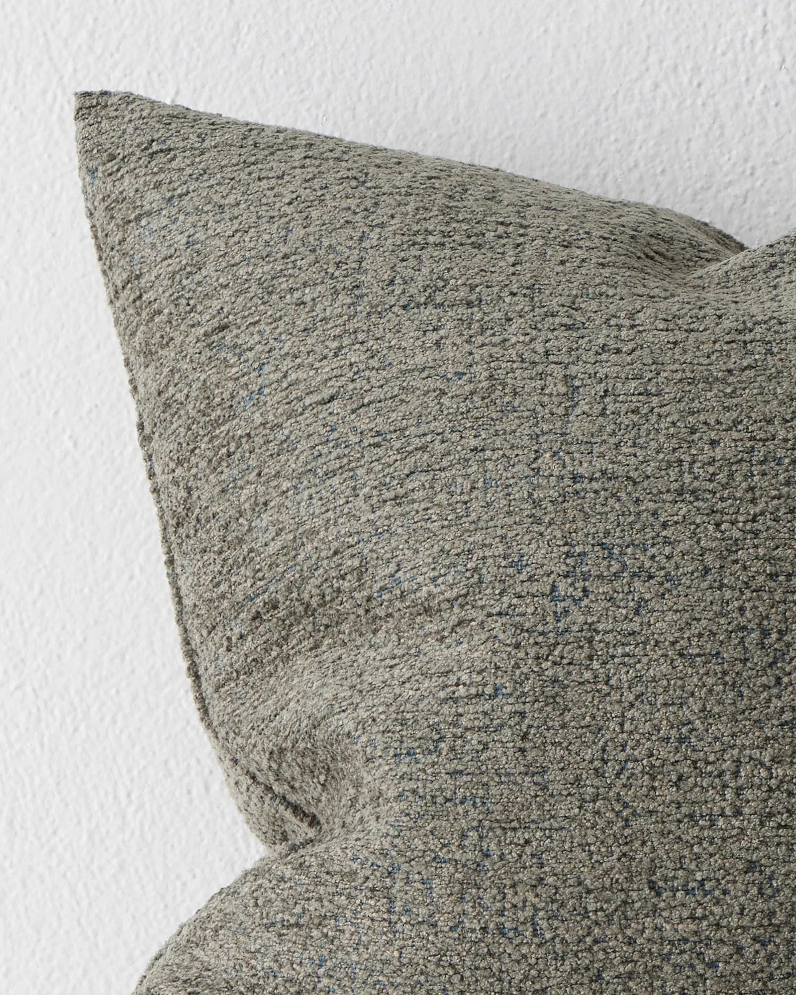 Laurent Cushion Moss - Premium Decorative Moss for Home & Office Decor, Terrariums, Fairy Gardens, and Floral Arrangements