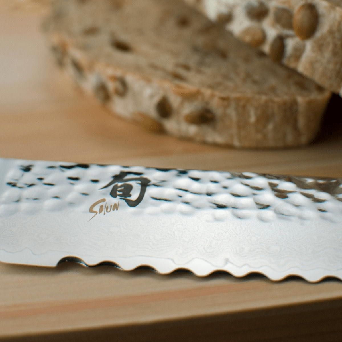 Shun Premier 9-Inch Bread Knife - Ultra-Sharp Japanese Steel Blade for Slicing Bread, Cakes & Pastries - Perfect for Home Bakers & Professional Chefs