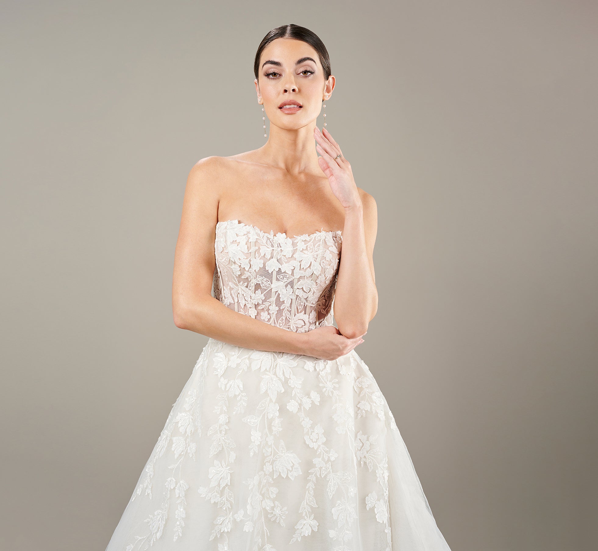 Ivory Oyster Strapless Lace Applique A-Line Wedding Dress - Elegant Bridal Gown for Beach, Church & Garden Weddings