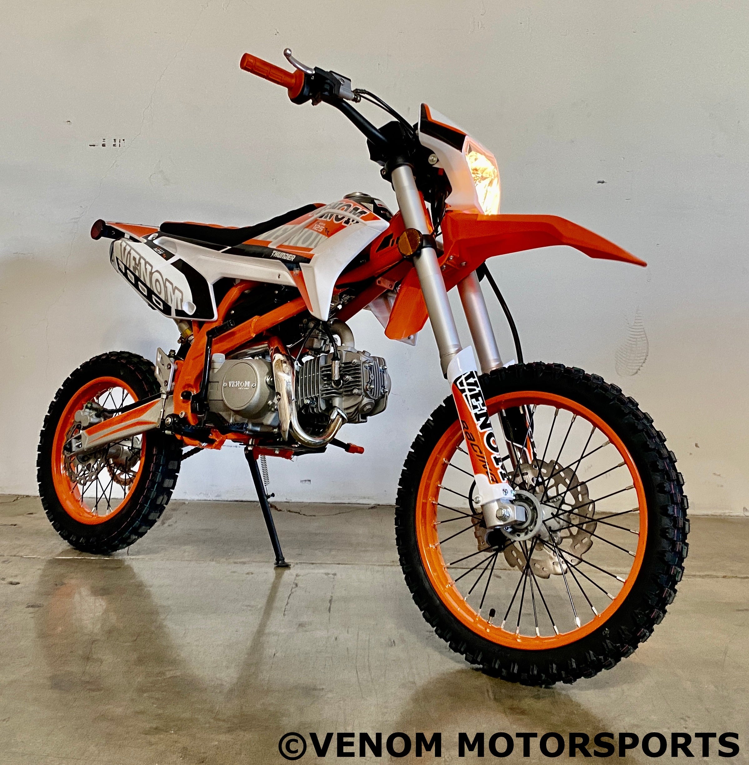 Venom Thunder 125cc Dirt Bike for Adults - 4 Speed Manual Transmission Off-Road Motorcycle for Trail Riding & Motocross Racing