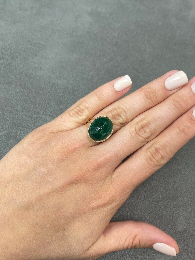 15.77ct 14K Gold Vintage Emerald Oval Cabochon Solitaire Ring with Triple Shank - Elegant Statement Jewelry for Weddings, Anniversaries & Special Occasions
