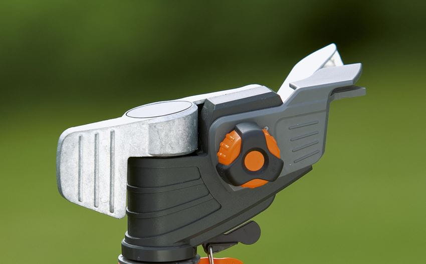 Gardena Premium Full or Part Circle Pulse Sprinkler Spike 8136-20 - Adjustable Water Spray for Lawn & Garden Irrigation - Perfect for Yards, Flower Beds & Vegetable Gardens