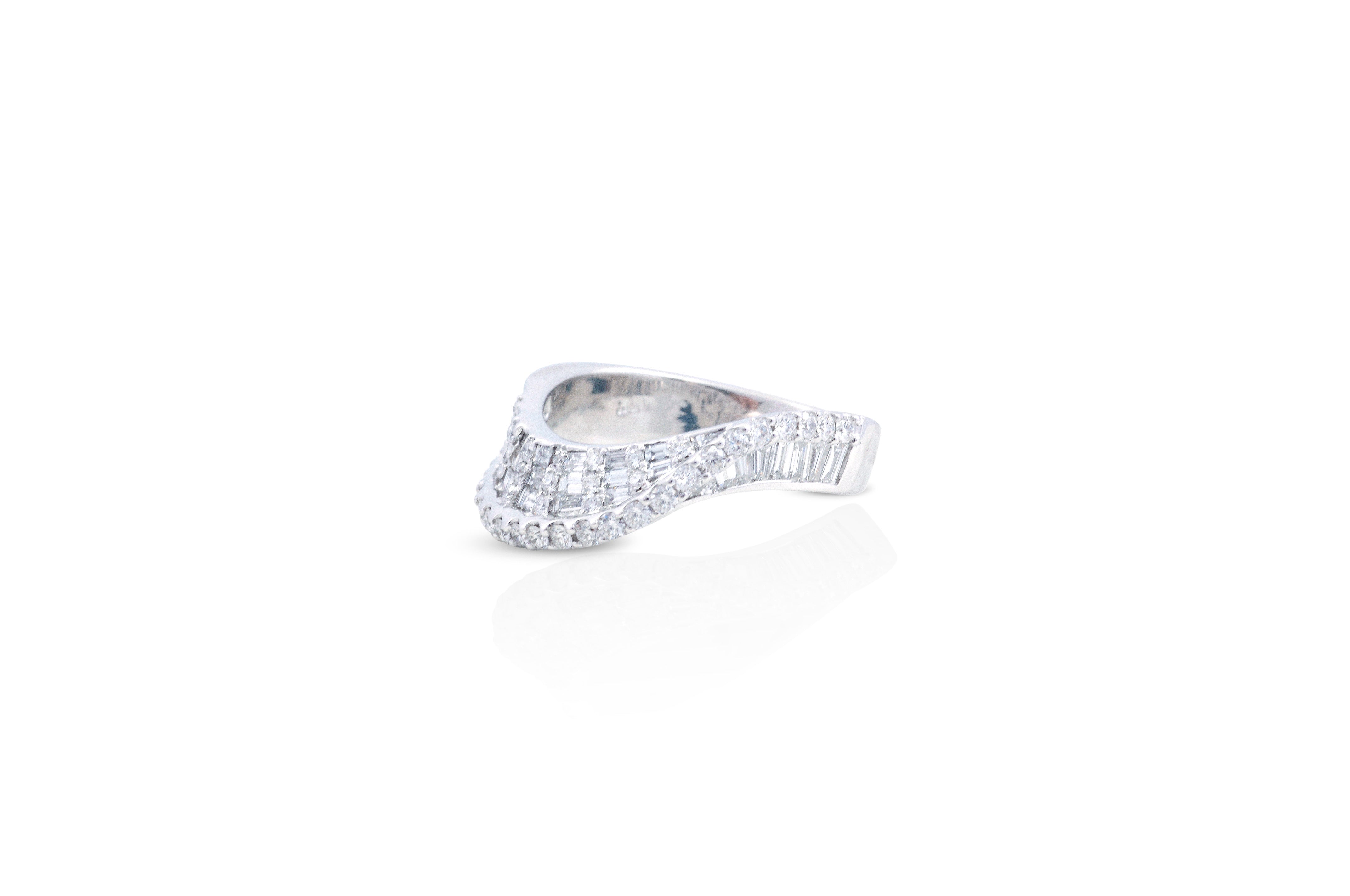 Talay Wave II Diamond Ring - Elegant 14K Gold Wedding Band for Women, Perfect for Engagement, Anniversary & Special Occasions