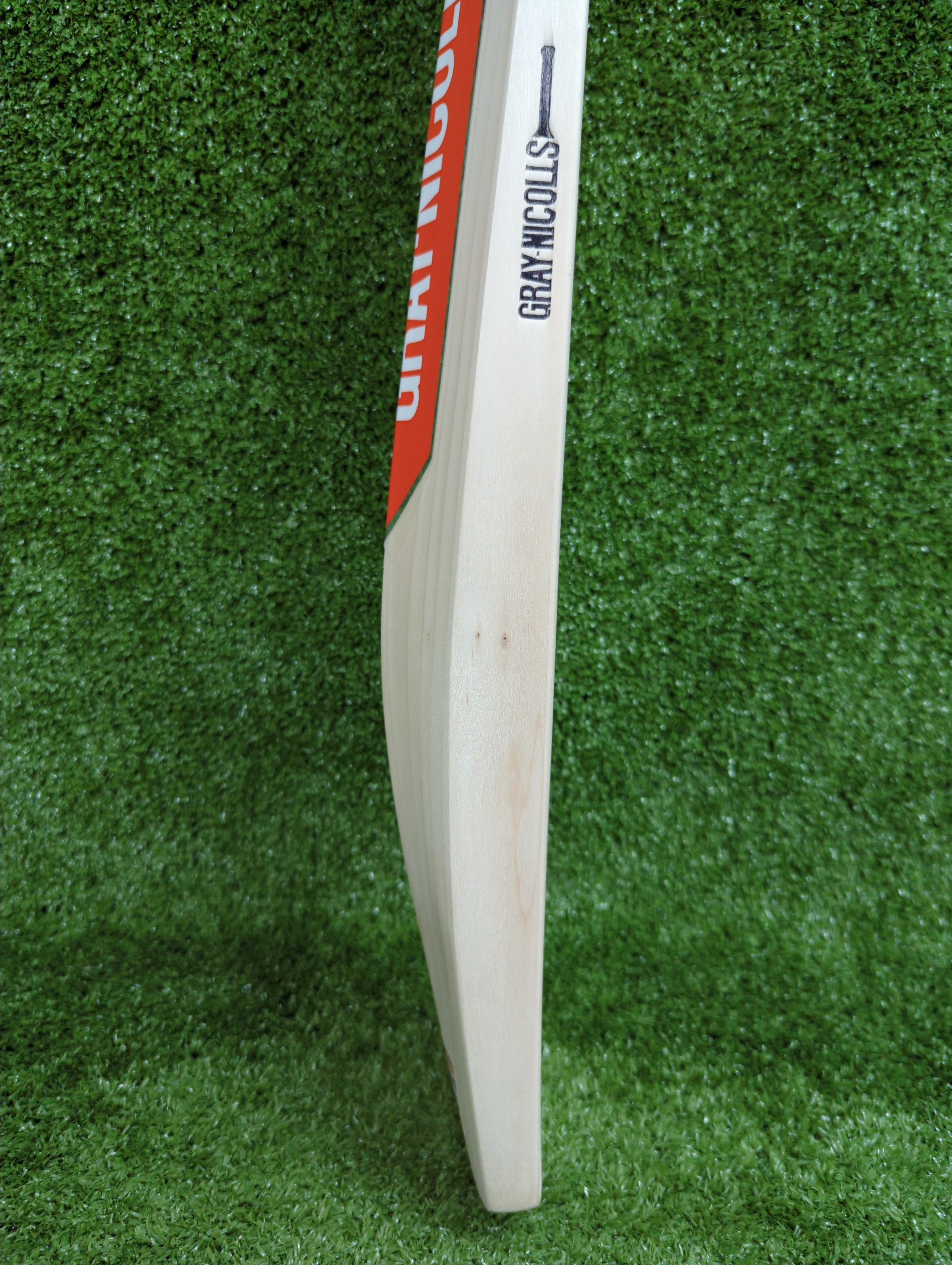 Gray Nicolls Classic Prestige Youth Harrow English Willow Cricket Bat - Premium Cricket Equipment for Junior Players | Perfect for Training & Matches