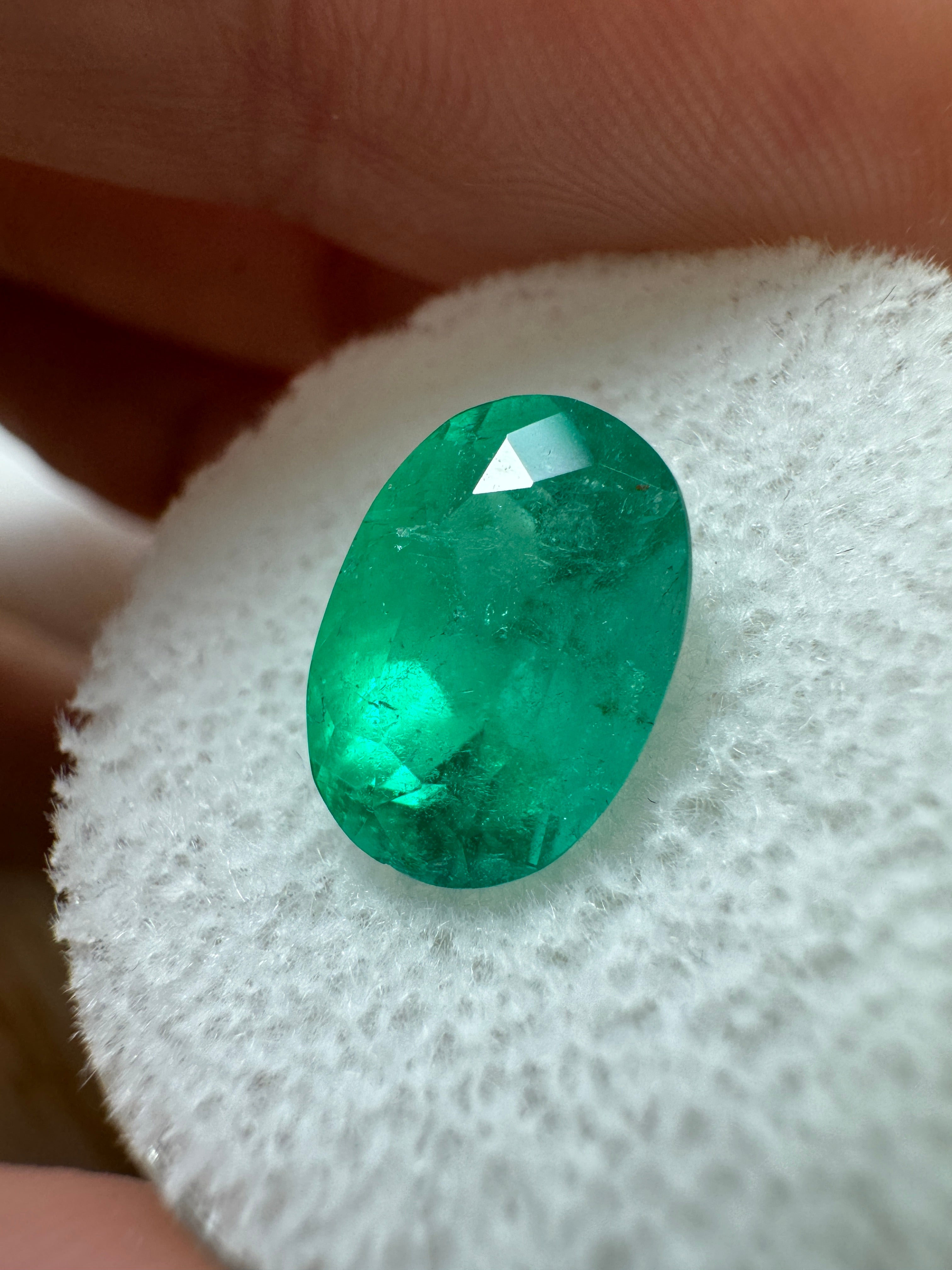 2.95 Carat 11x8mm Oval Cut Colombian Emerald - Semi Transparent Green Loose Gemstone for Jewelry Making, Engagement Rings & Luxury Gifts