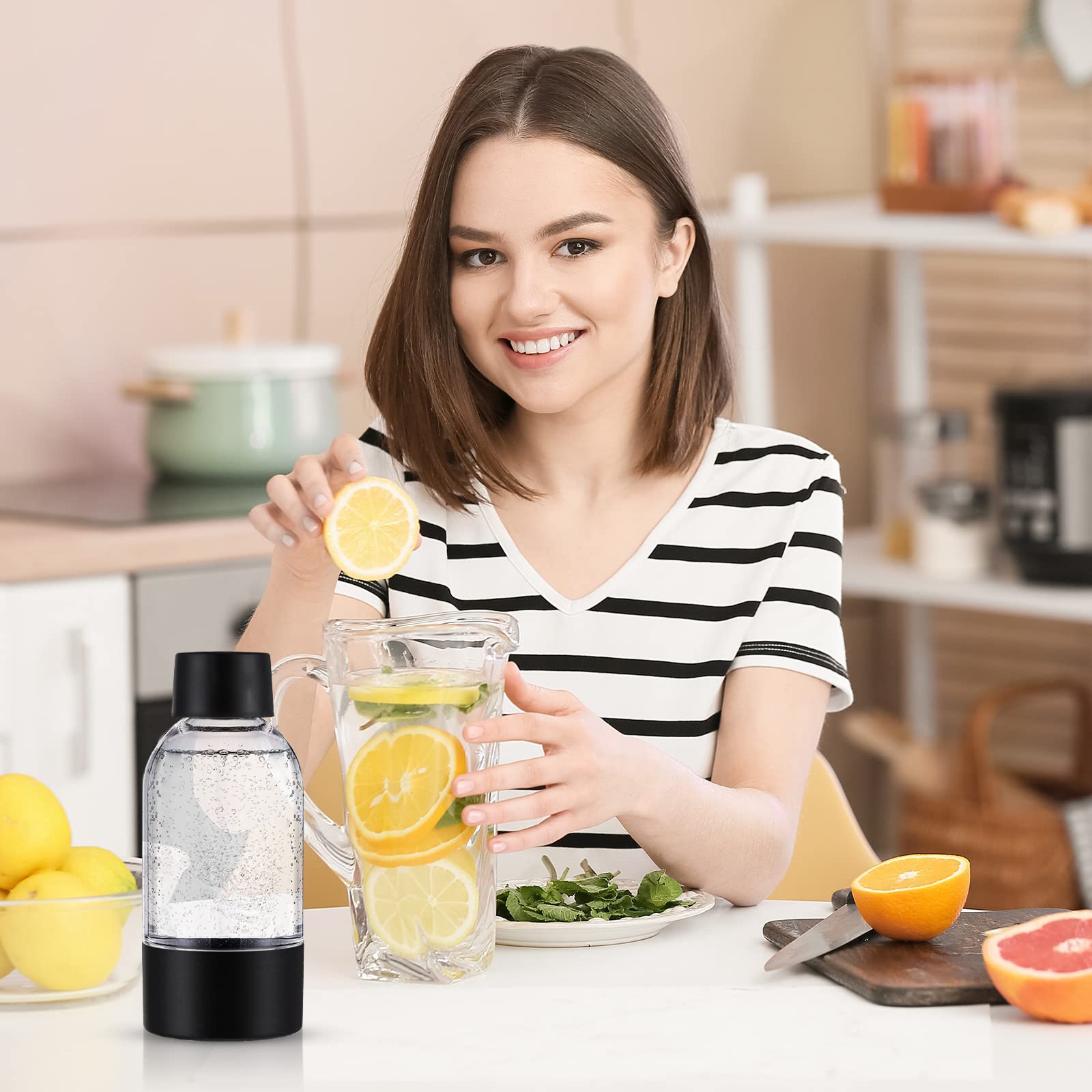 4-Pack Meekoo Clear Plastic Soda Carbonating Bottles (0.5L) - Compatible with iSoda & Drinkmate Soda Makers - Perfect for Homemade Sparkling Water, Cocktails & Party Drinks - Kitchen & Home Carbonation Solution
