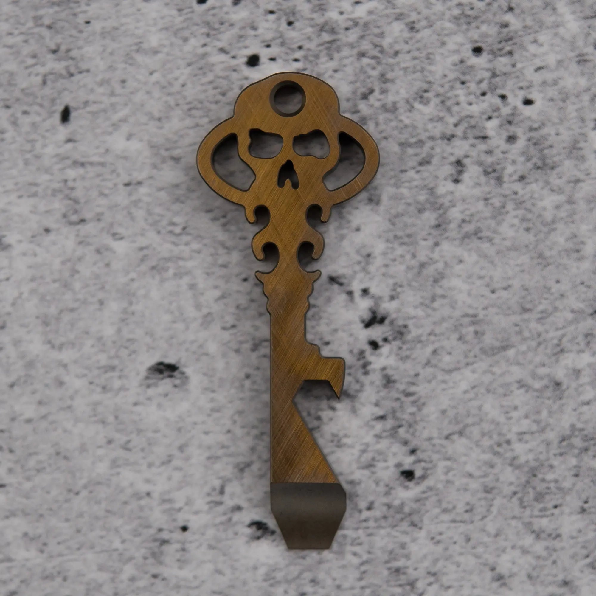 Chaves Key Tool Pry Bar - High-Quality Multi-Tool for EDC, Survival & Tactical Use - Perfect for Outdoor Adventures, Camping & Emergency Situations