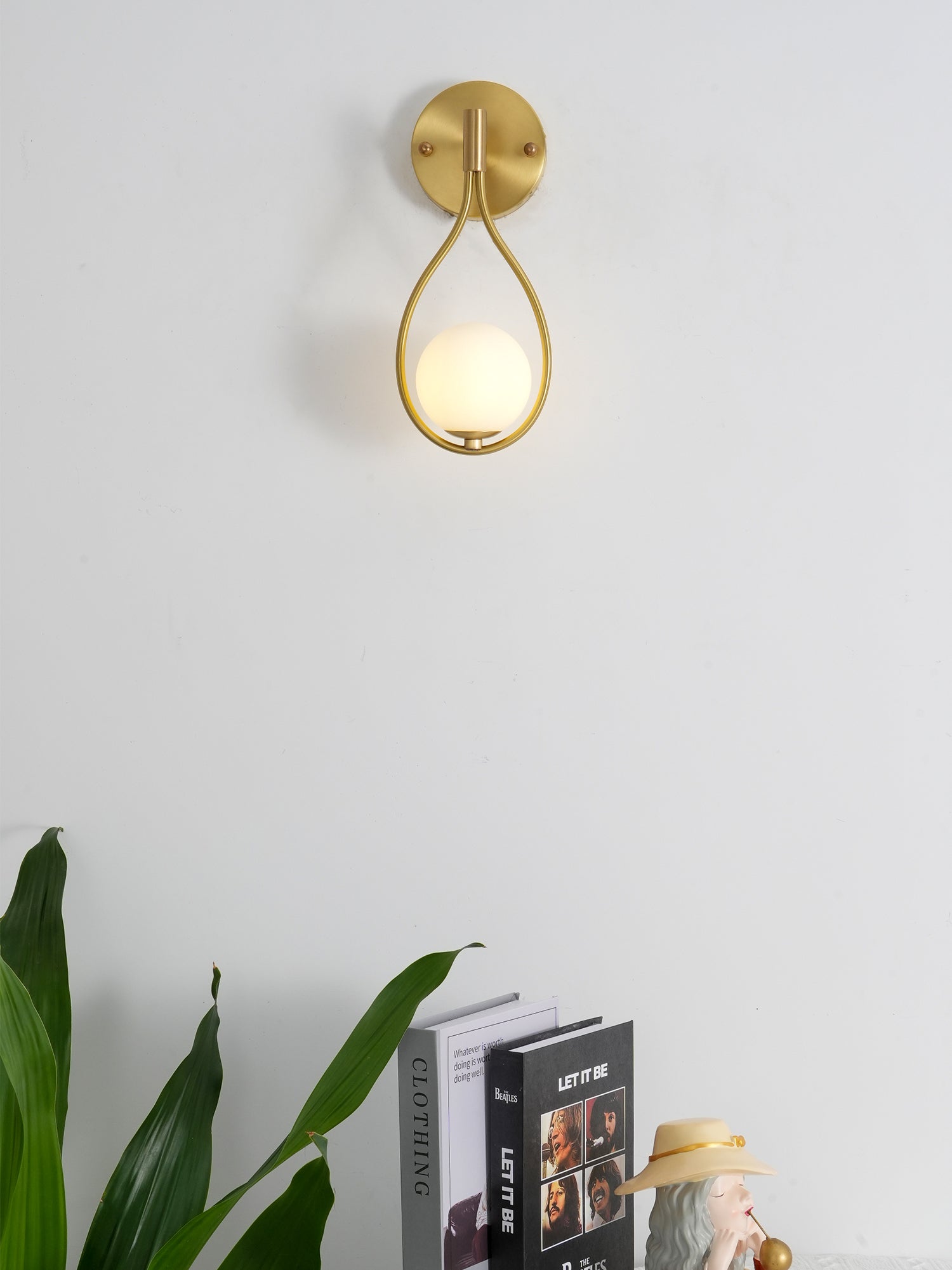 Vintage Brass Vanity Wall Lamp - Elegant Sconce Lighting for Bathroom, Bedroom & Dressing Room - Perfect for Makeup, Reading & Ambient Lighting