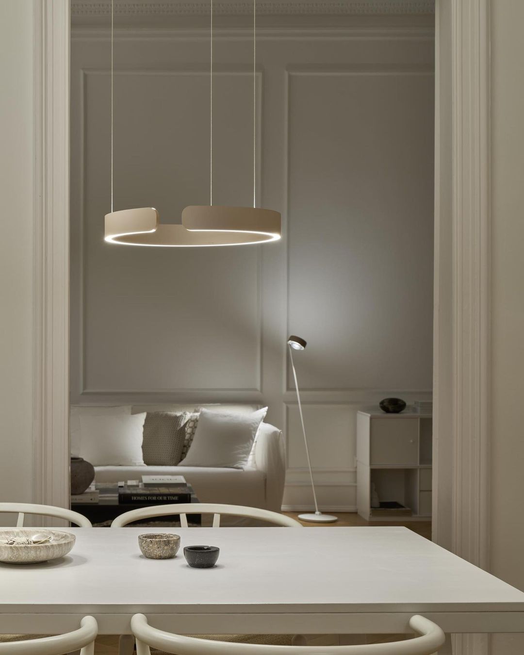 Modern Circular Chandelier - Elegant Round Ceiling Light Fixture for Dining Room, Living Room & Bedroom | Perfect for Home Decor & Interior Design