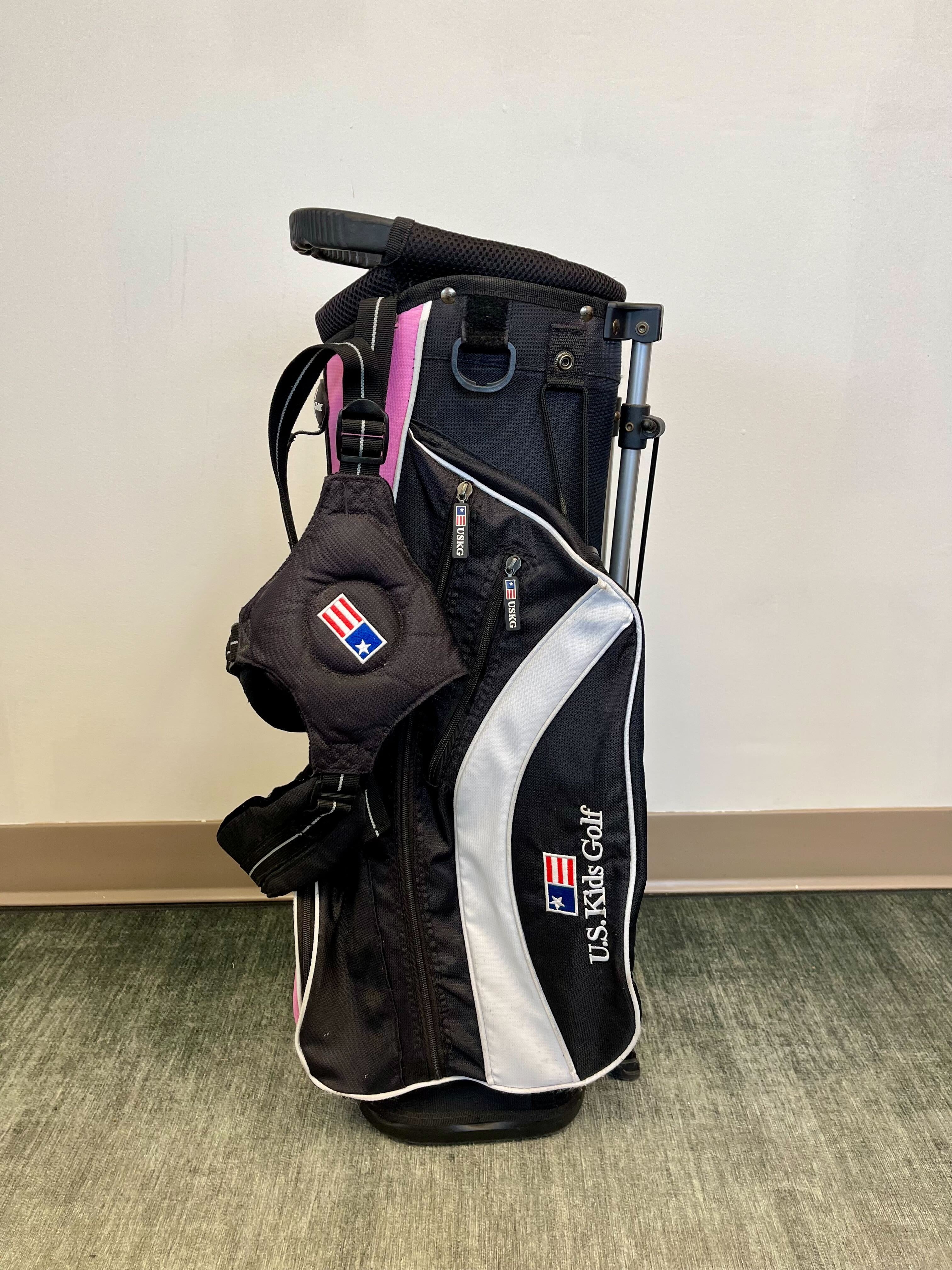 US Kids Golf Stand Bag - Black/Pink with 4 Dividers & 4 Pockets | Lightweight Junior Golf Bag for Boys & Girls | Perfect for Practice, Tournaments & Golf Lessons