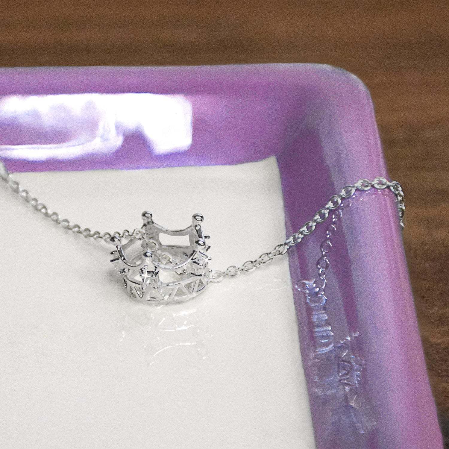 Sparkle Crown Necklace for Women - Elegant Princess Jewelry Gift for Birthday, Anniversary & Valentine's Day - Perfect for Parties, Weddings & Special Occasions