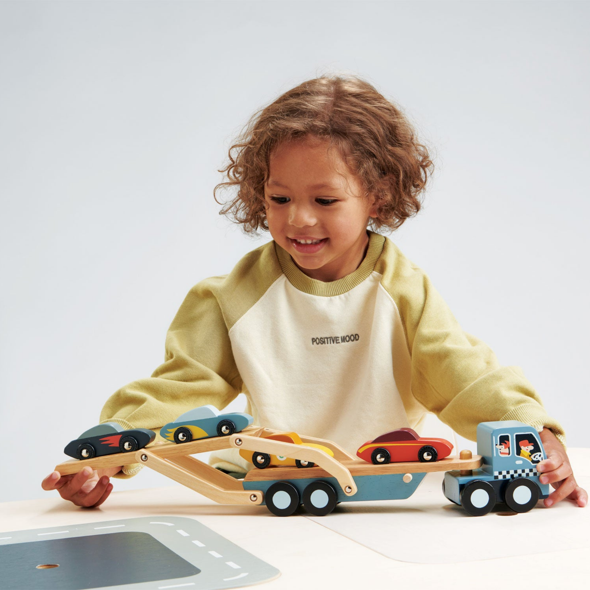 Best Car Transporter Toy for Kids - Durable Die-Cast Vehicle Carrier with 6 Toy Cars - Perfect for Playtime, Travel & Gift Ideas