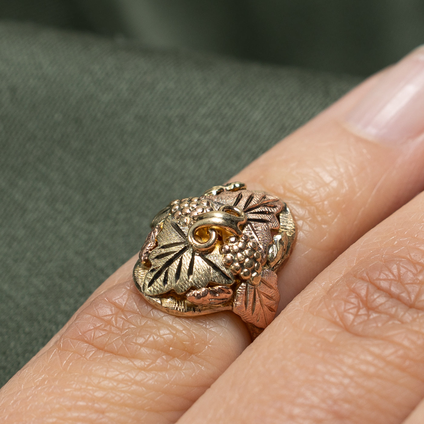10K Gold Leaf Design Cocktail Ring for Women - Size 2.5 | Elegant Statement Jewelry for Parties, Weddings & Special Occasions