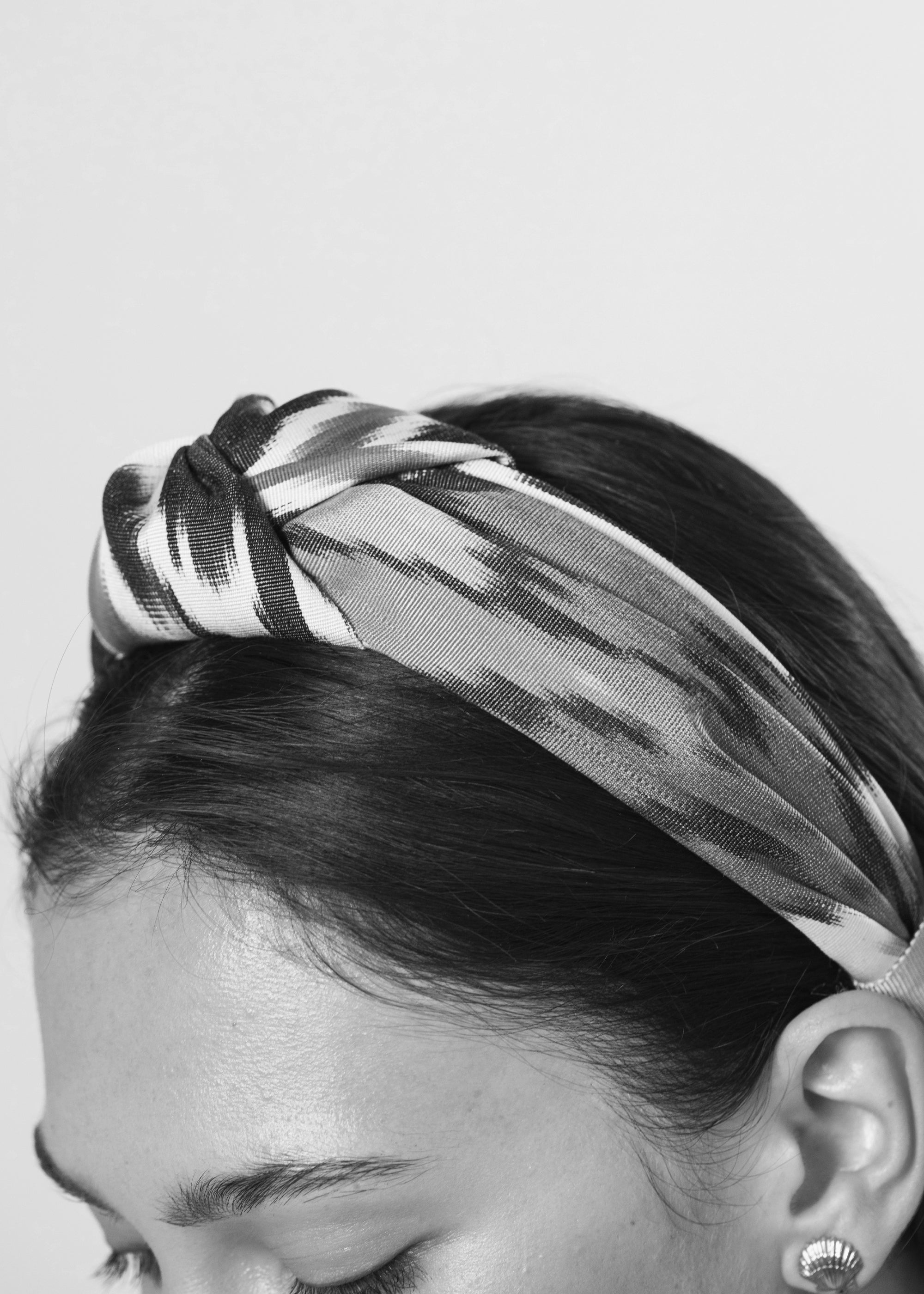 Stylish Ikat Samaya Headband for Women - Juniper Print Fashion Hair Accessory - Perfect for Yoga, Running, and Everyday Wear